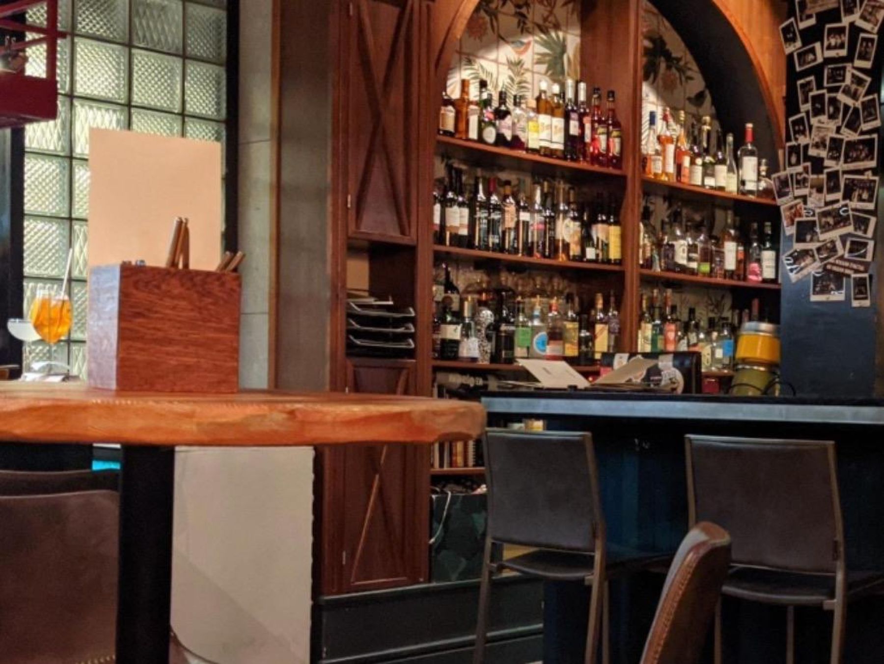 Барная стойка в ресторане Le pin
