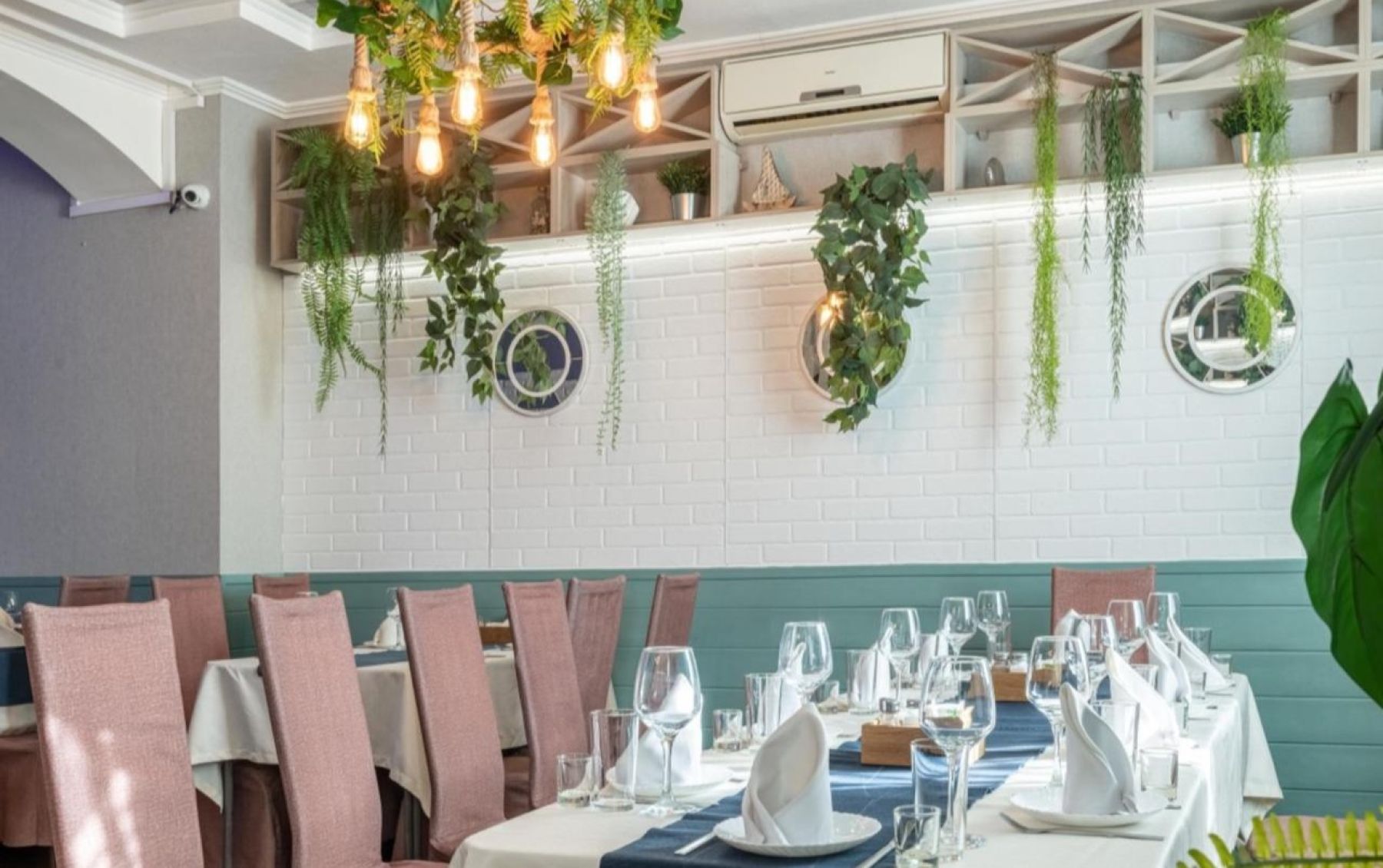 Интерьер банкетного зала Парус