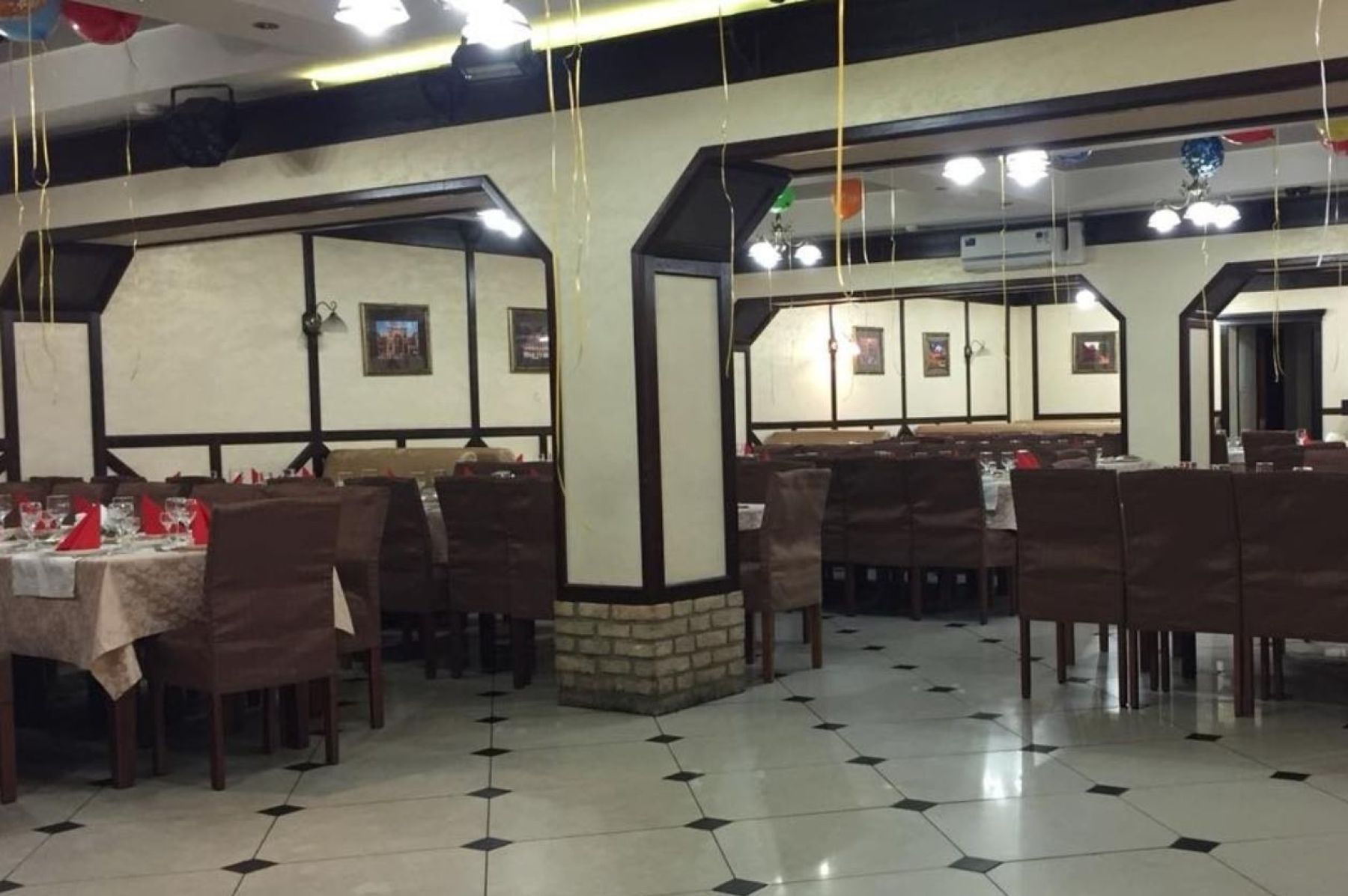 Комфортная обстановка в банкетном зале