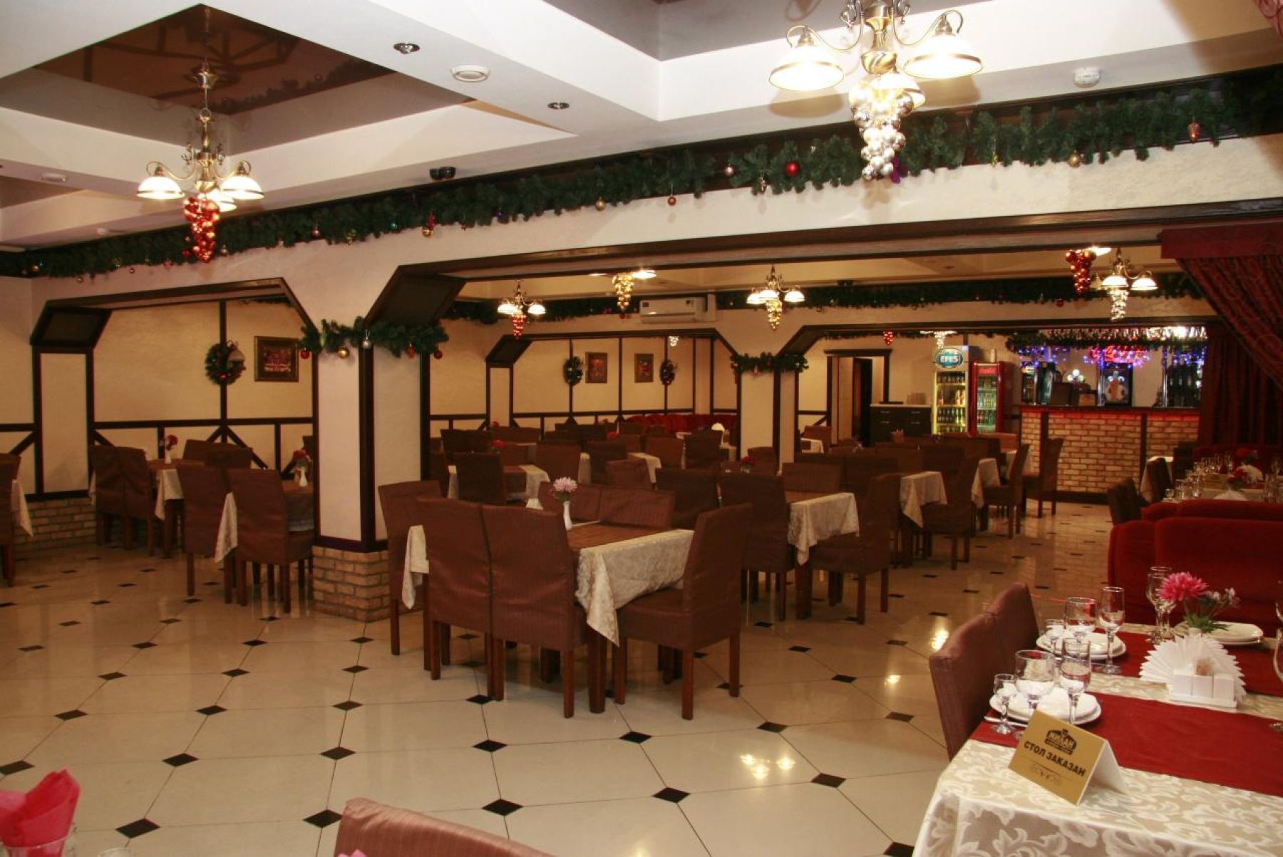 Живая музыка в ресторане Милан