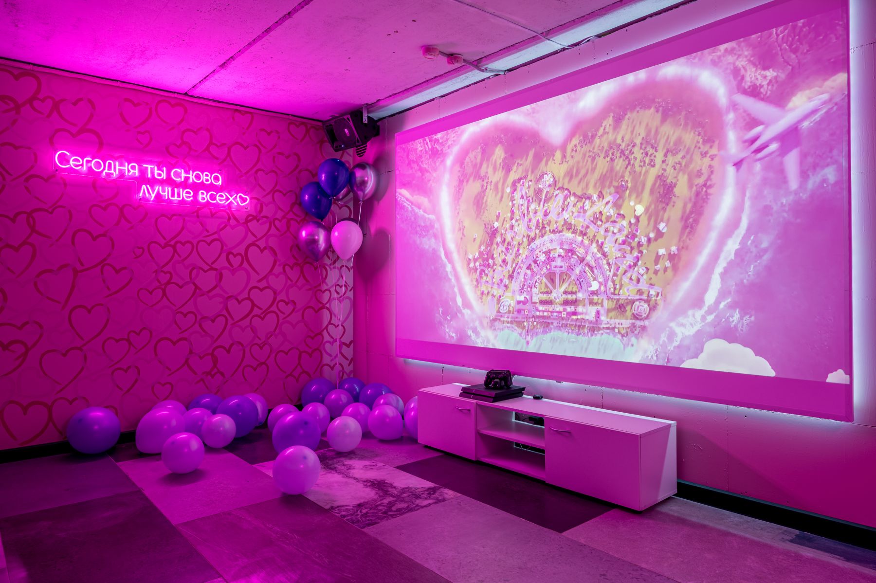 Уютная лаундж-зона в зале Кенди