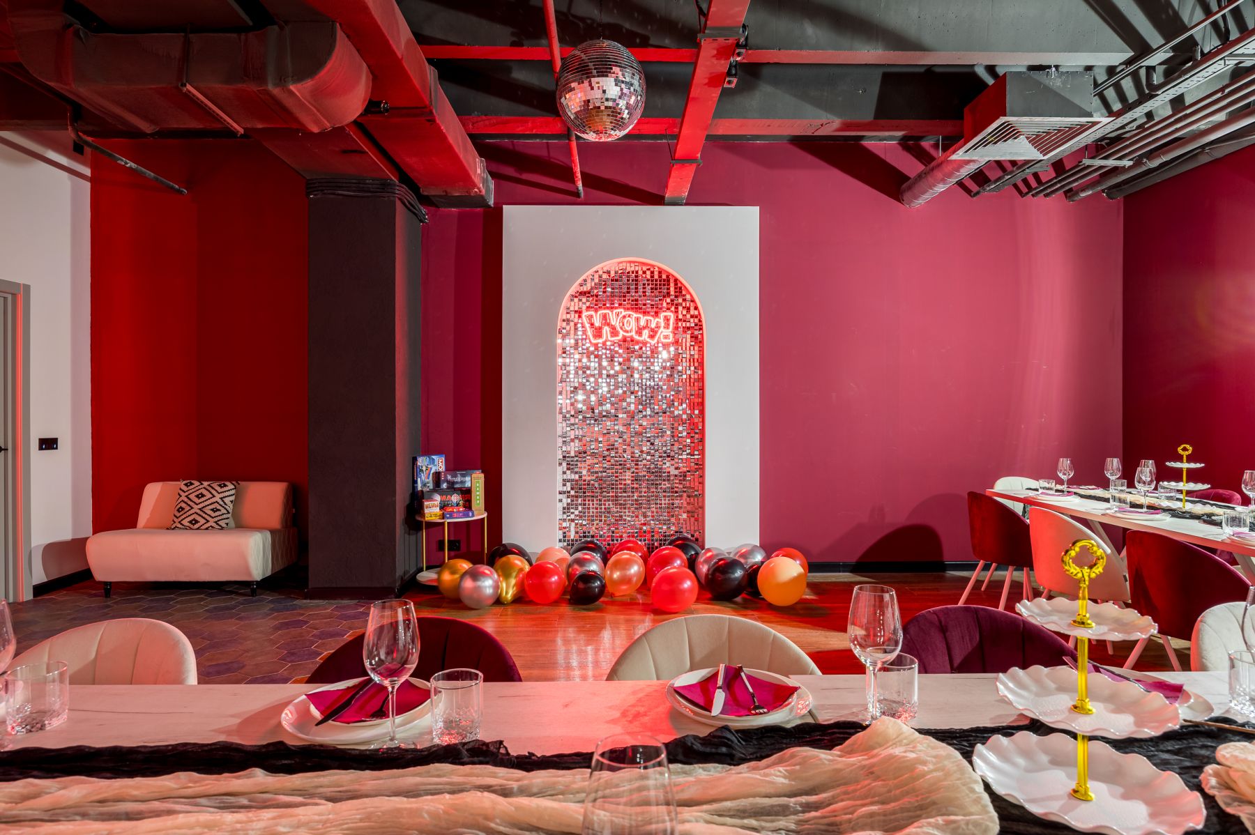 Зал Холидей - караоке и зона отдыха