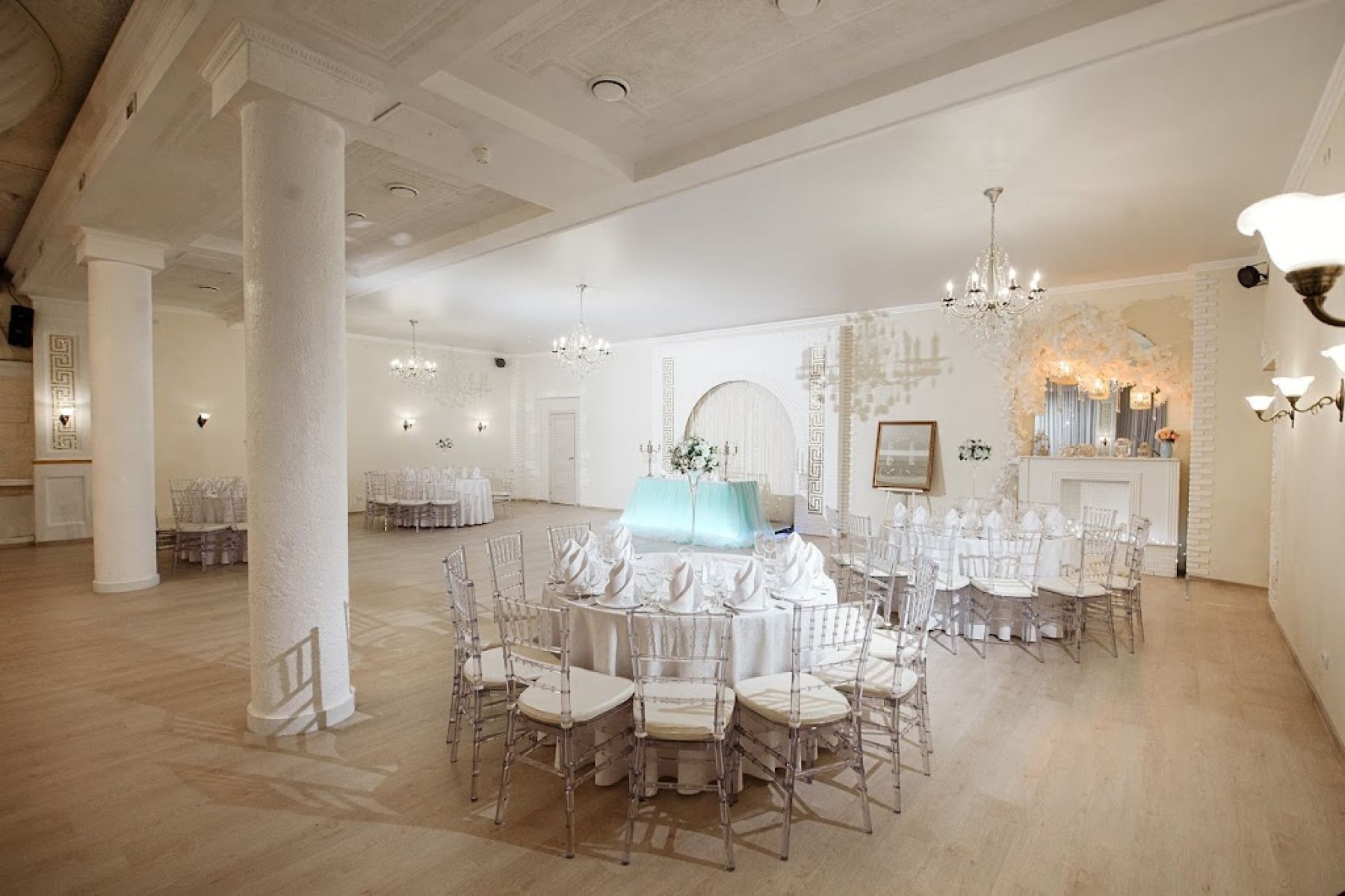 Фуршетный зал в банкетном зале «Зефир»