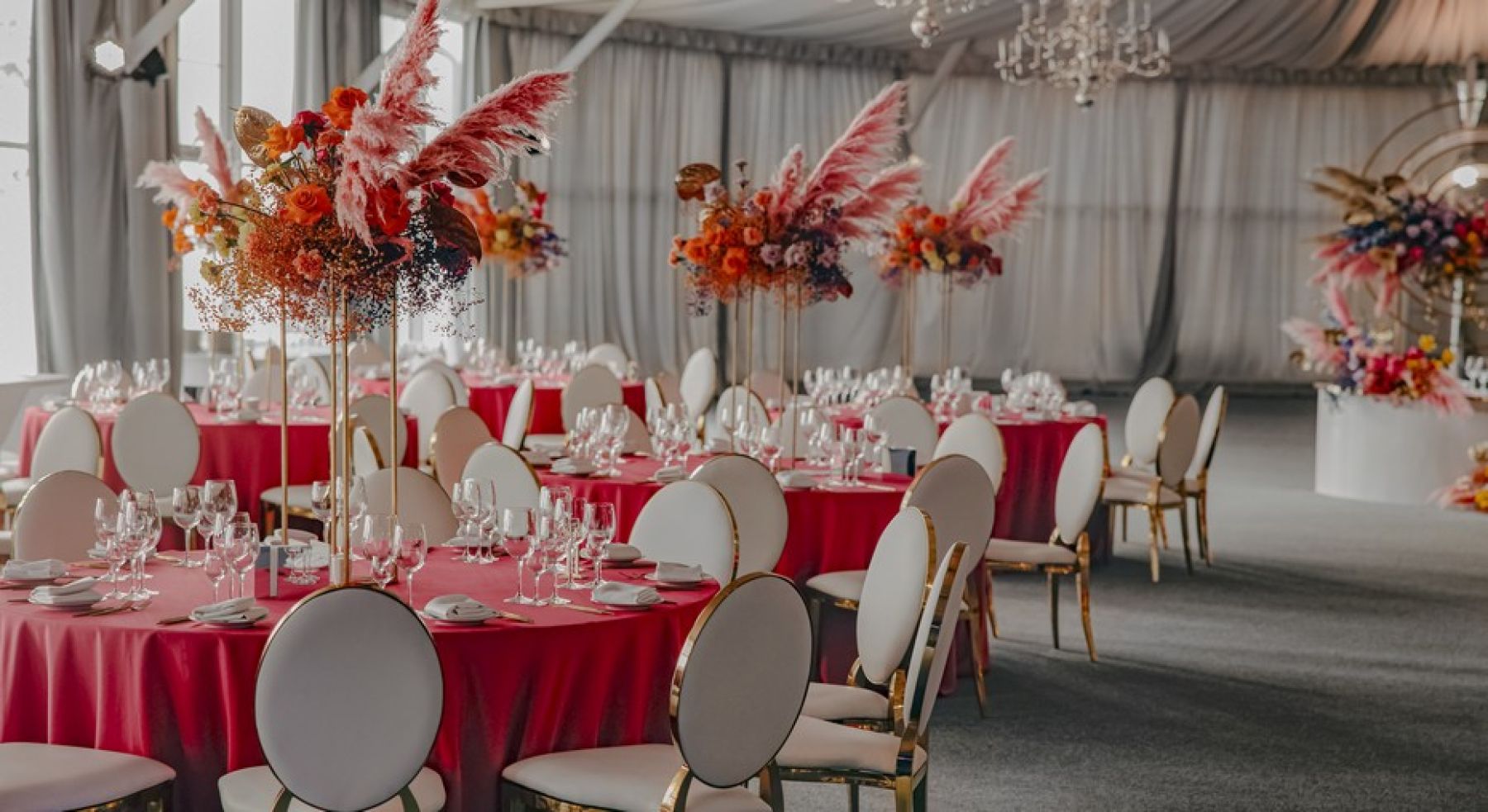 Терраса с видом на пляж комплекса Majestic