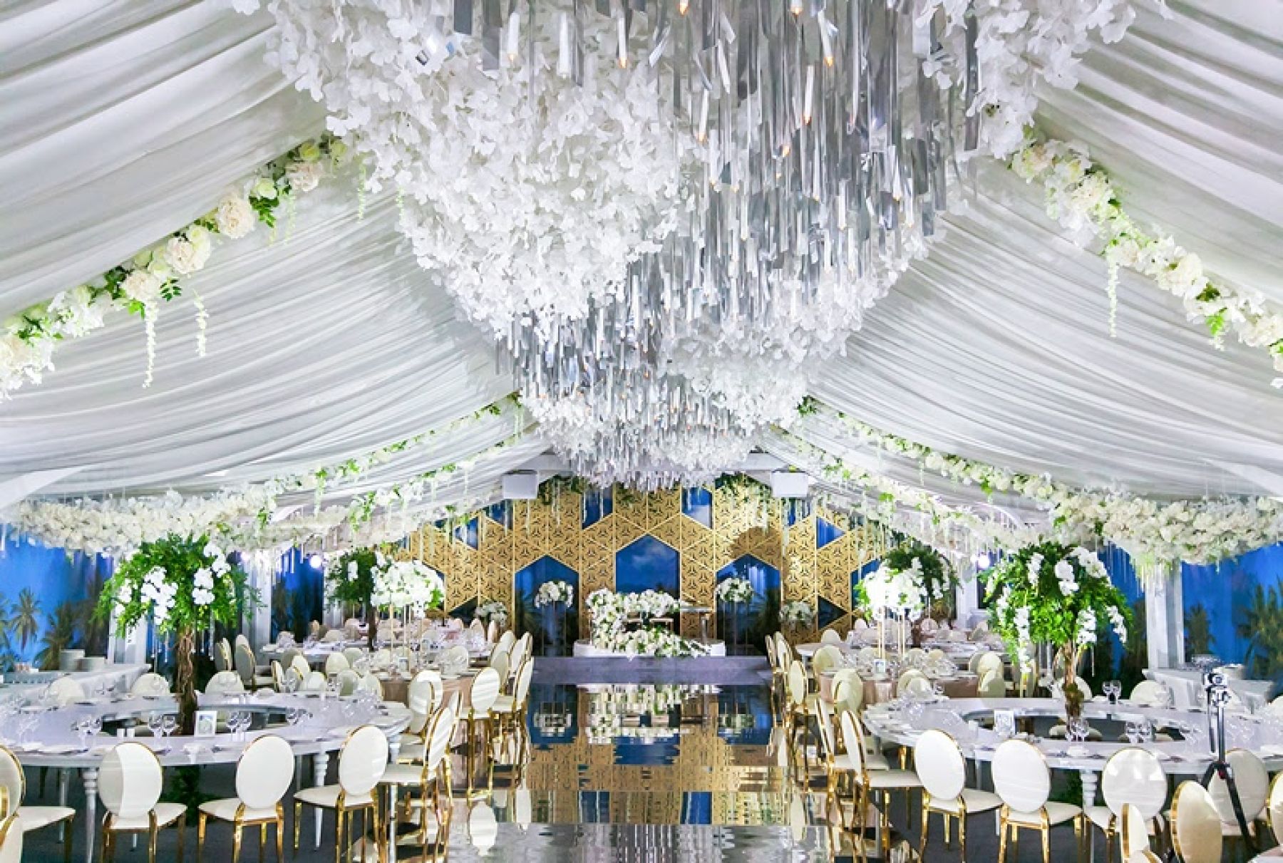 Современное оборудование в банкетном комплексе Majestic