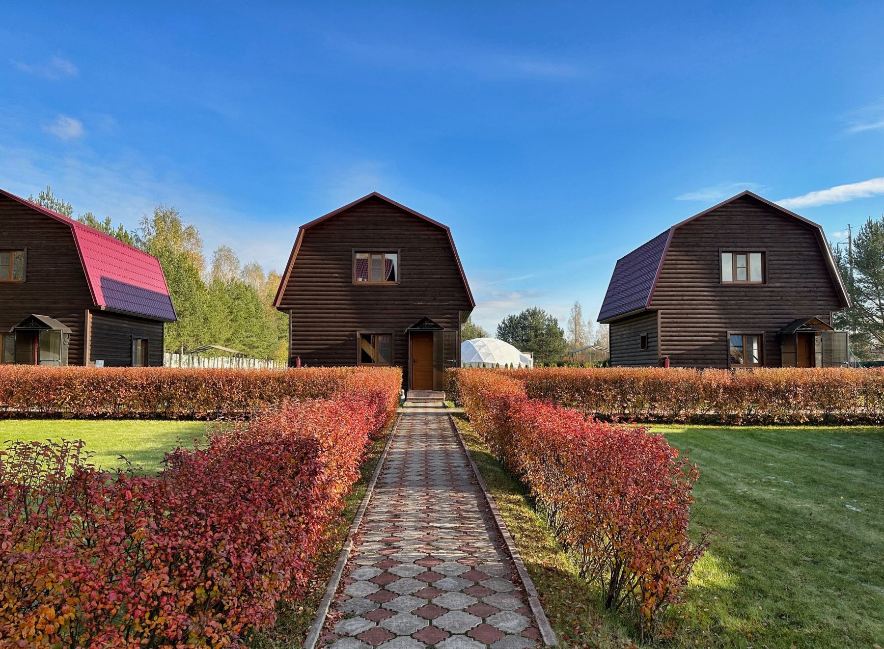 Уютный интерьер загородного комплекса Таменгонт