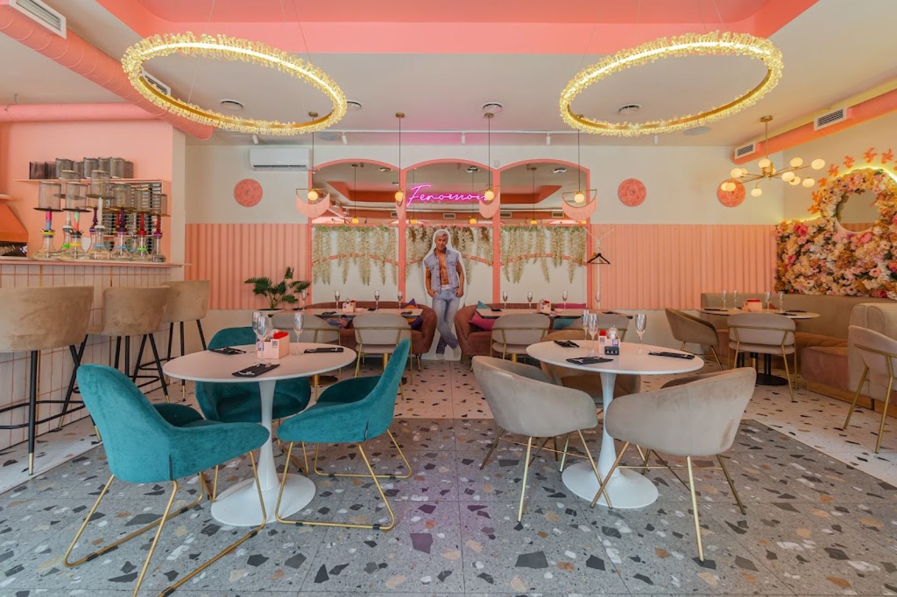 Интерьер лаунж-ресторана Feromon