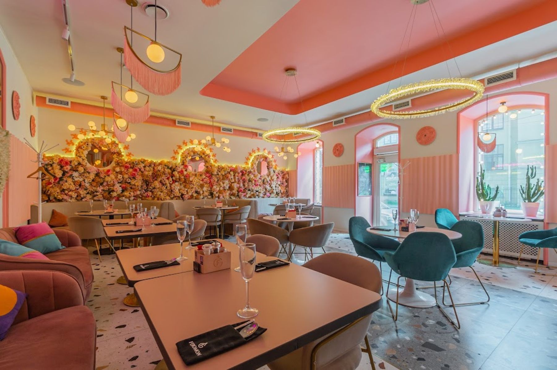 Паровые коктейли в ресторане Feromon