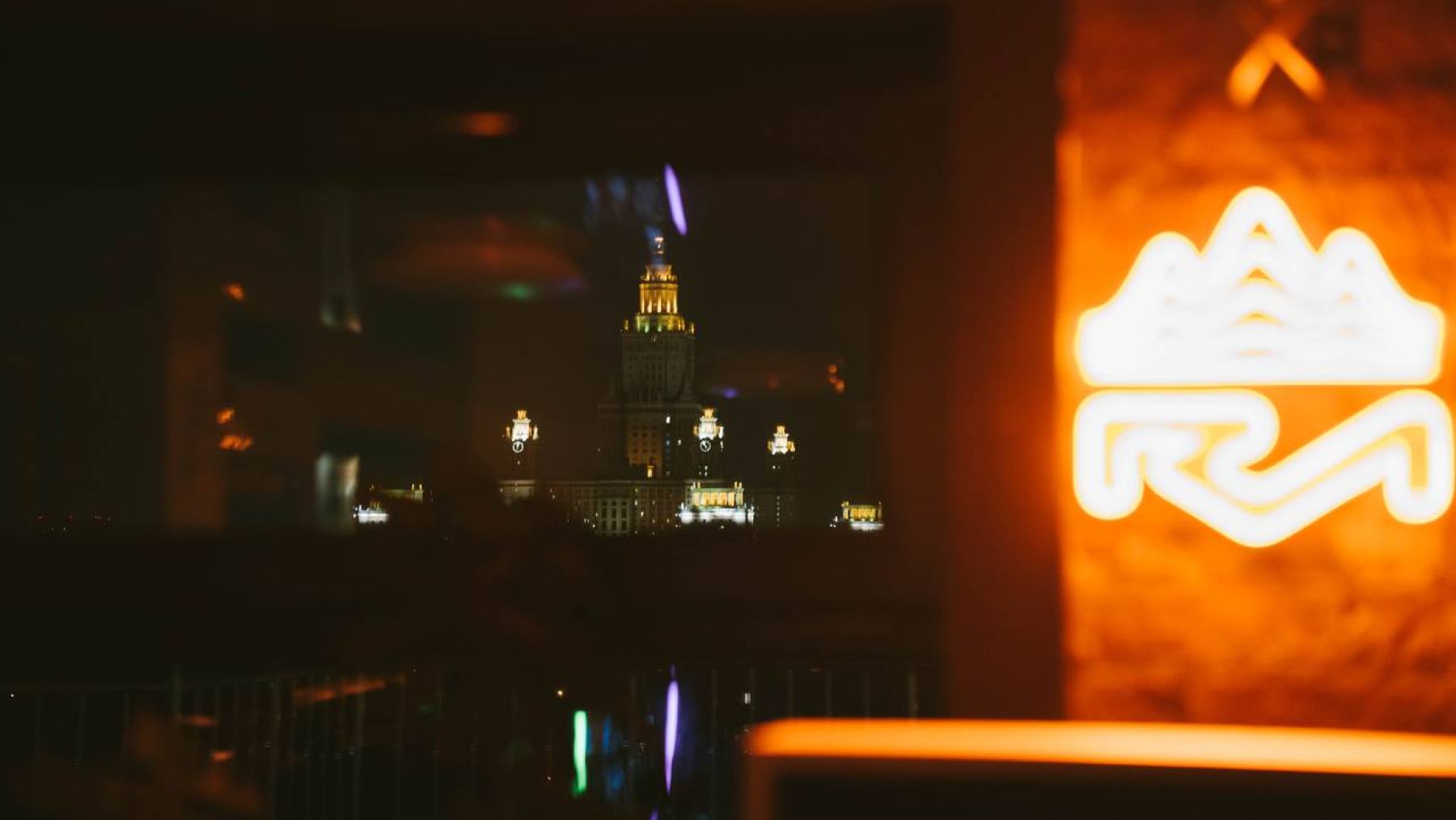 Крыша Jani Gipsy Records - идеальное место для вечеринок