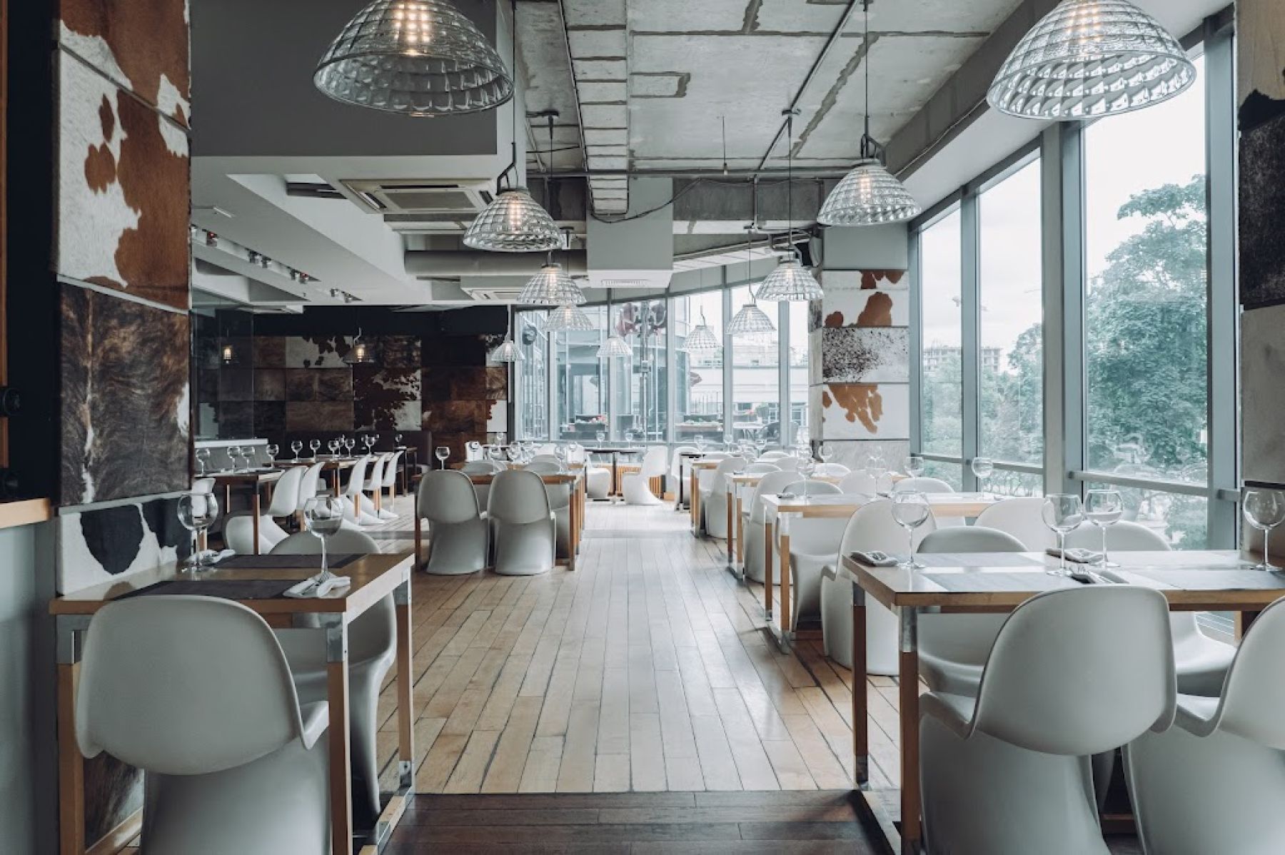 Интерьер ресторана KorovaBar