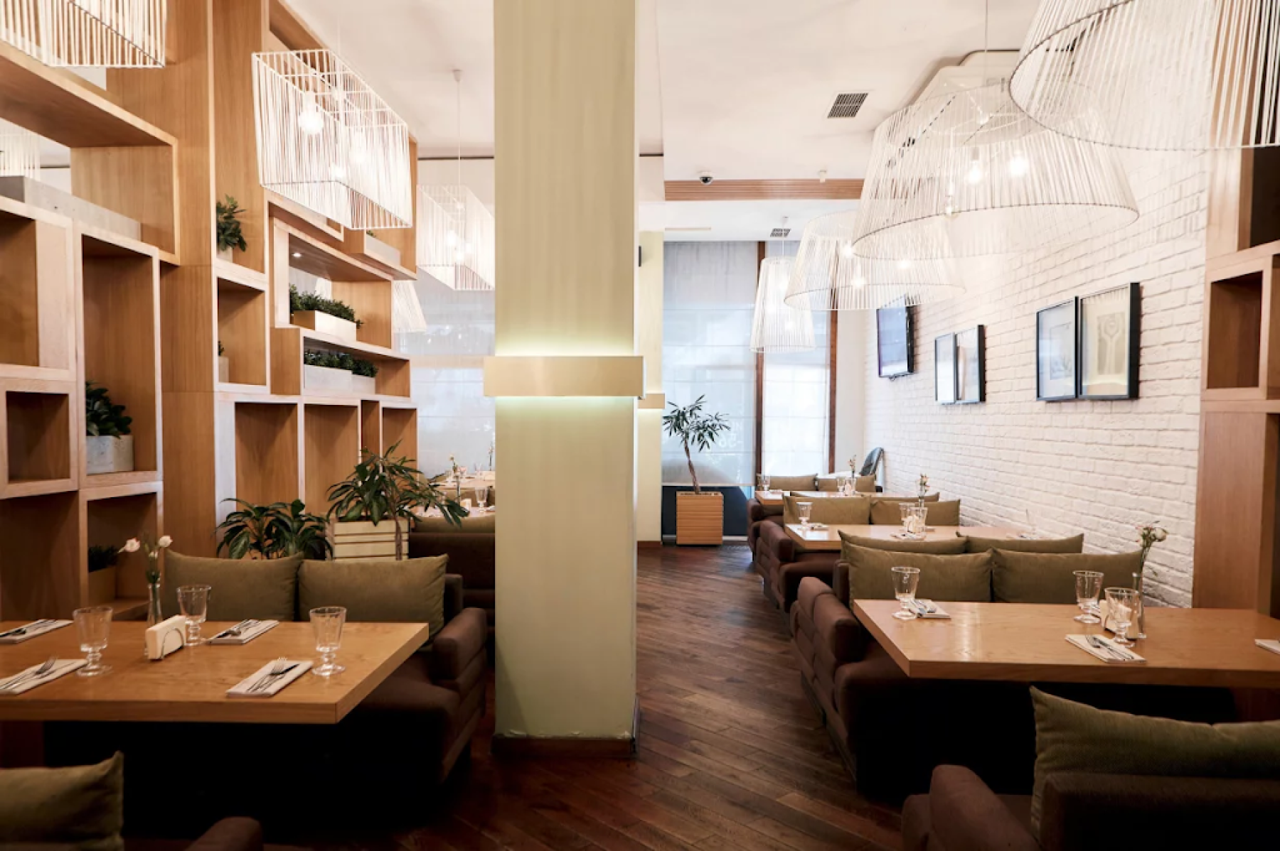 Оформление стола в ресторане Bona Capona