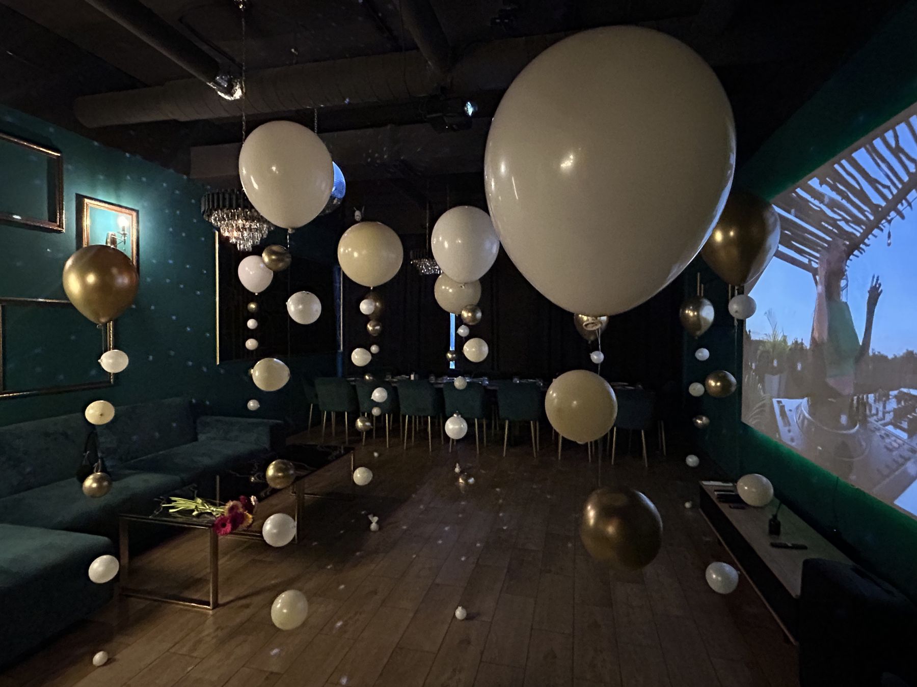 Удобная мебель и интерьер лофта Гэтсби