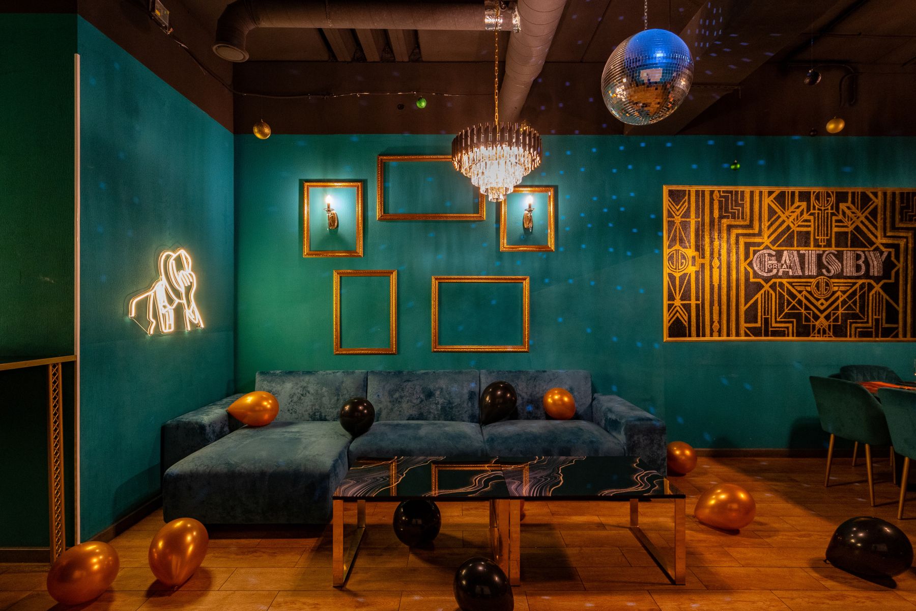 Зона для отдыха в лофте Гэтсби