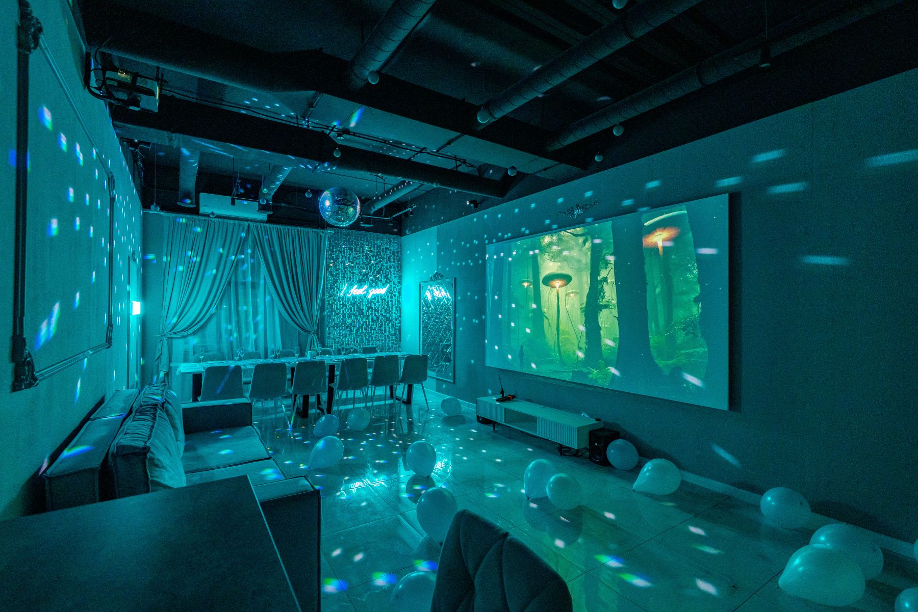 Дизайнерская мебель в лофте Тиффани