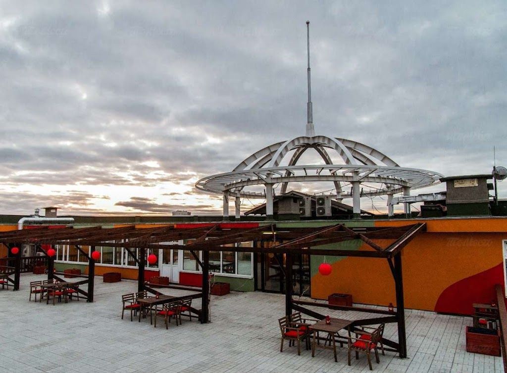 Кулинарные блюда в кафе «Планетарий»