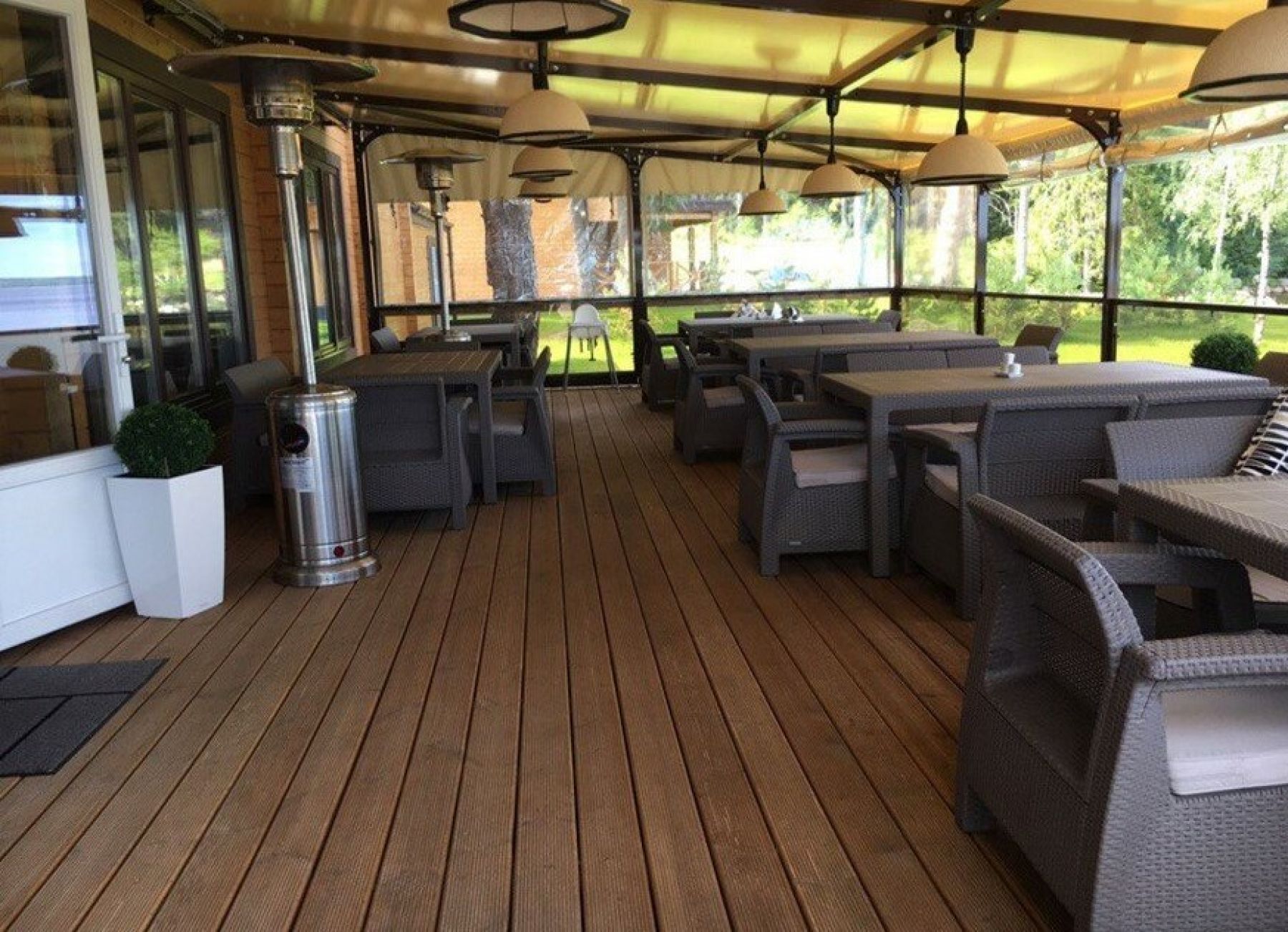 Мангал для барбекю в банкетном комплексе West