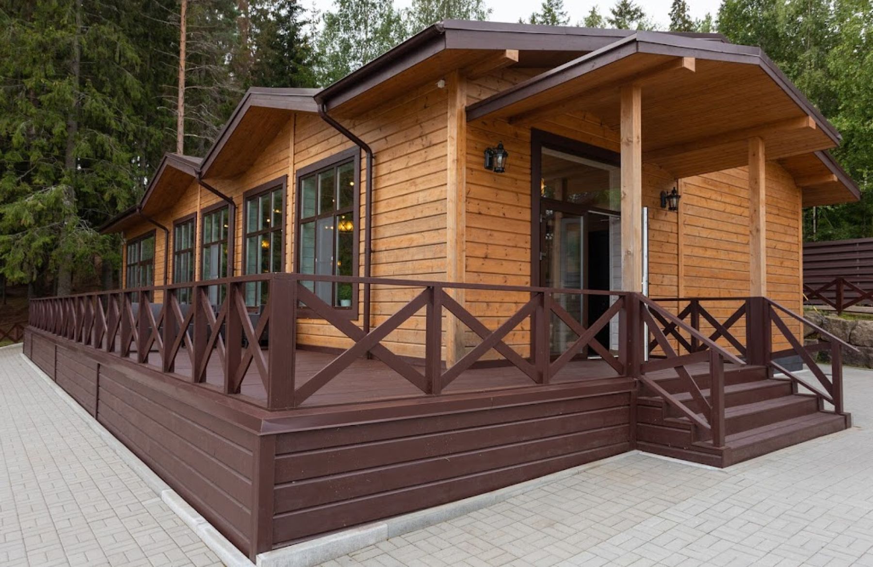 Интерьер ресторана банкетного комплекса West