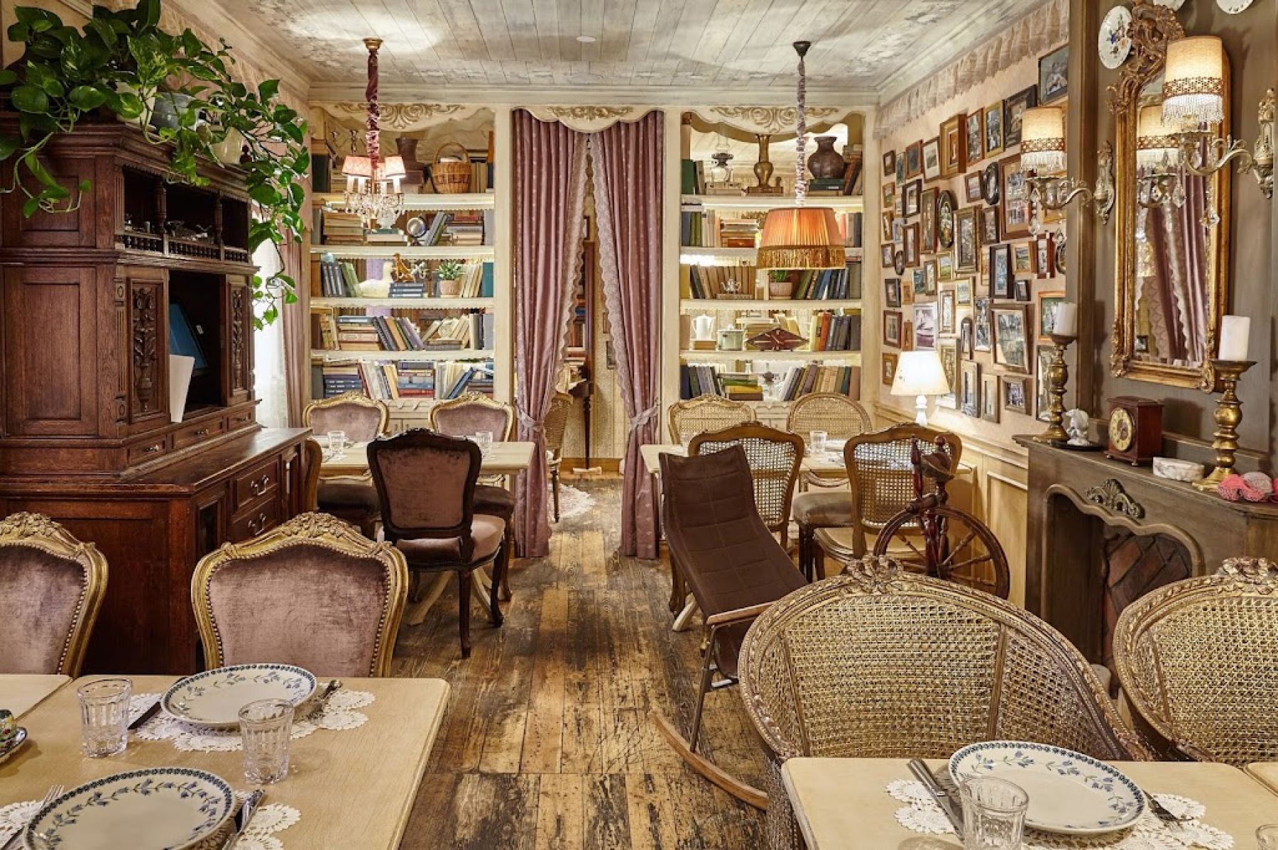 Уютный интерьер ресторана Мари Vanna