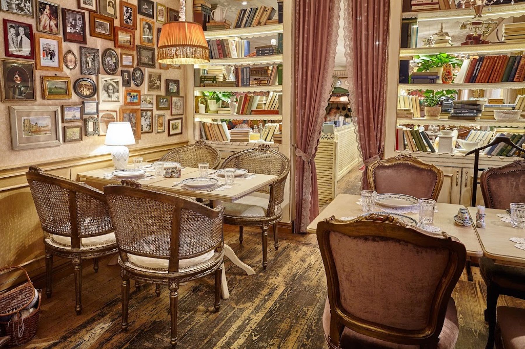 Каминная комната ресторана Мари Vanna