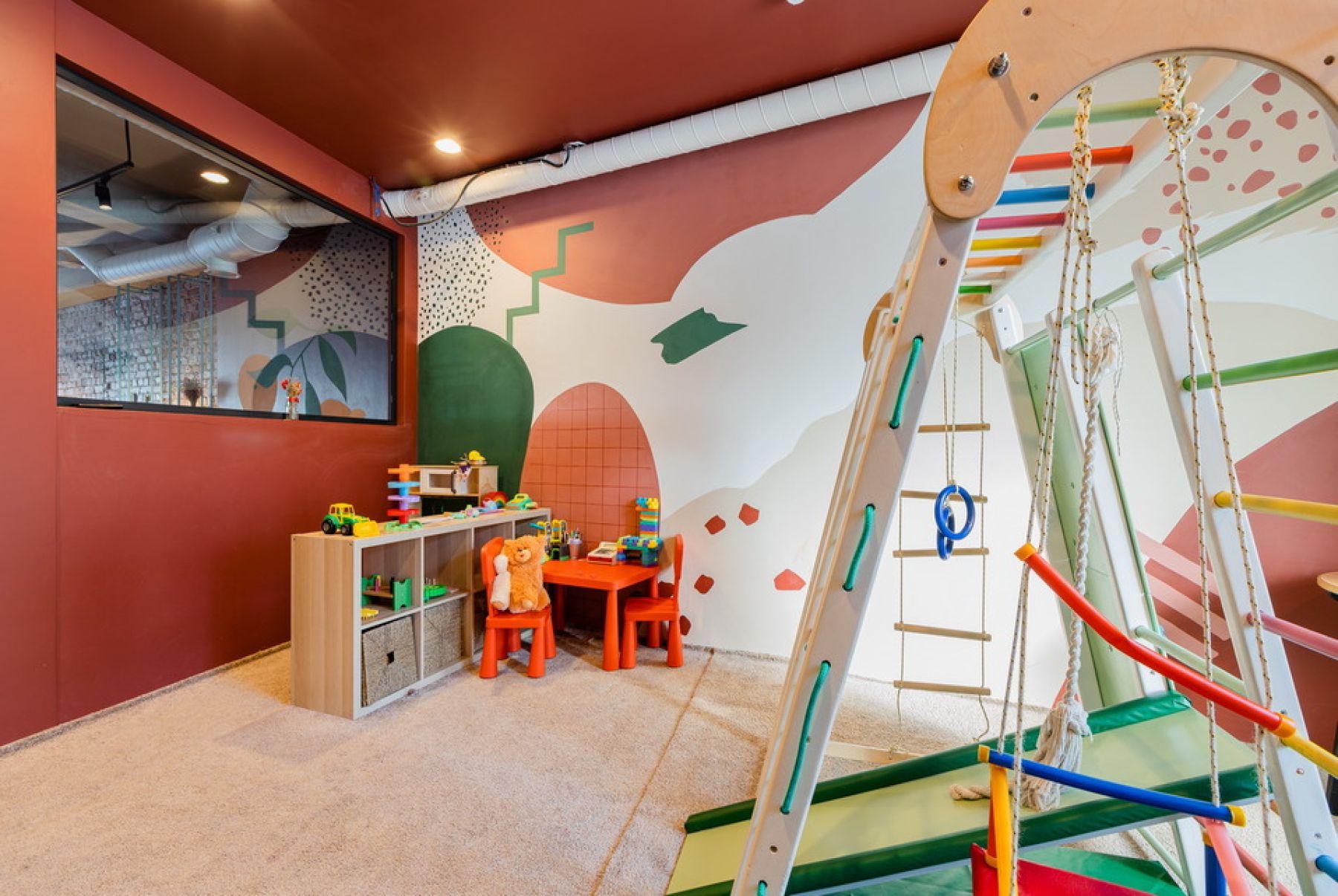 Внутренний интерьер итальянского ресторана Теплые края