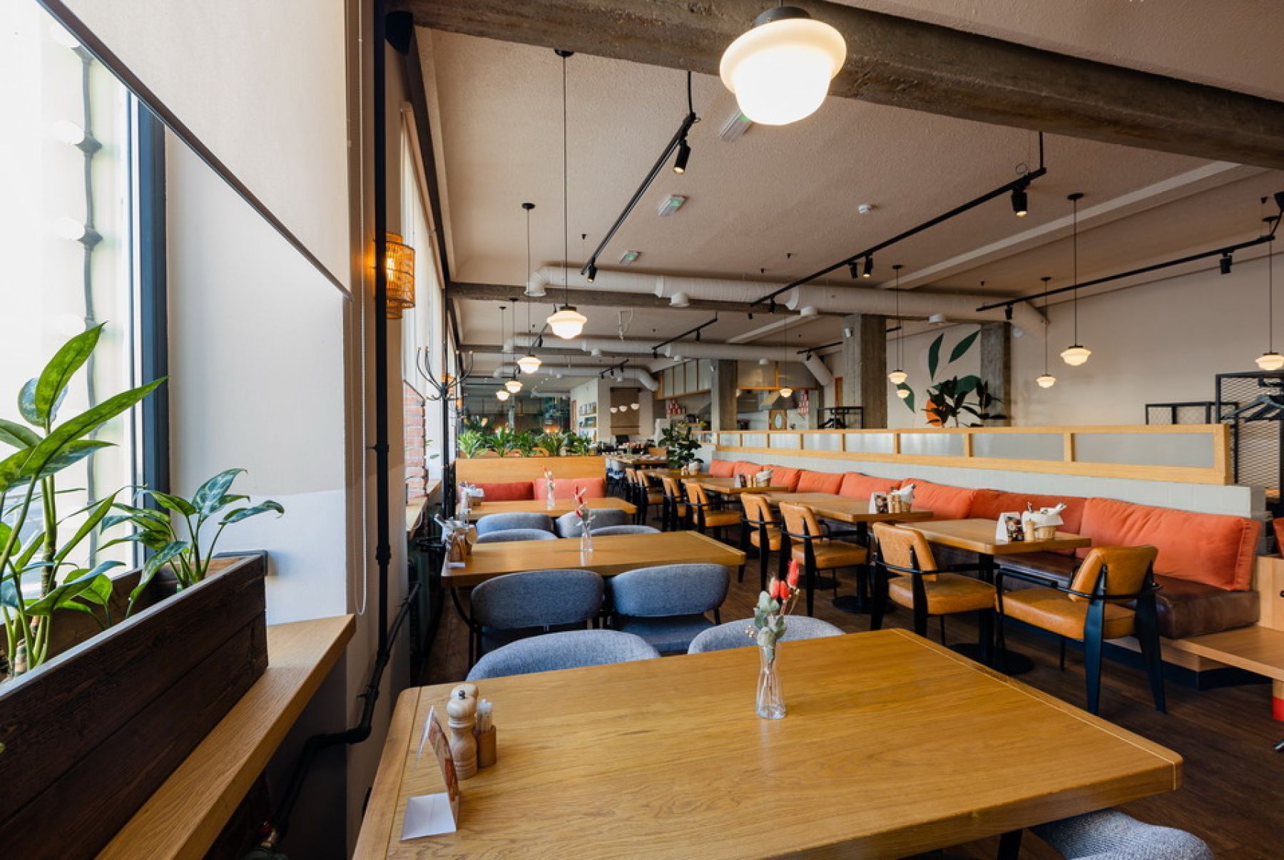 Уютная атмосфера итальянского ресторана