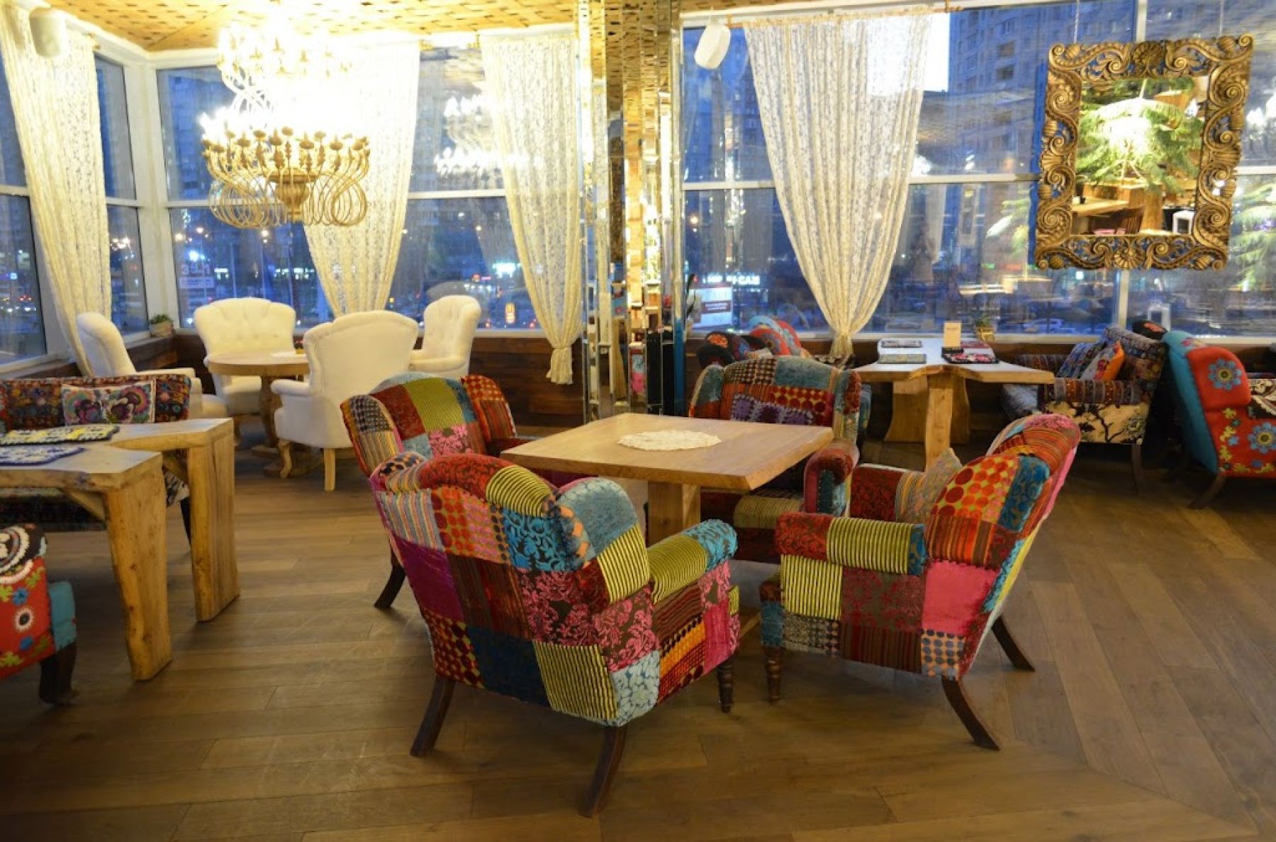 Комфортная велком-зона в ресторане "Гуси-Лебеди"