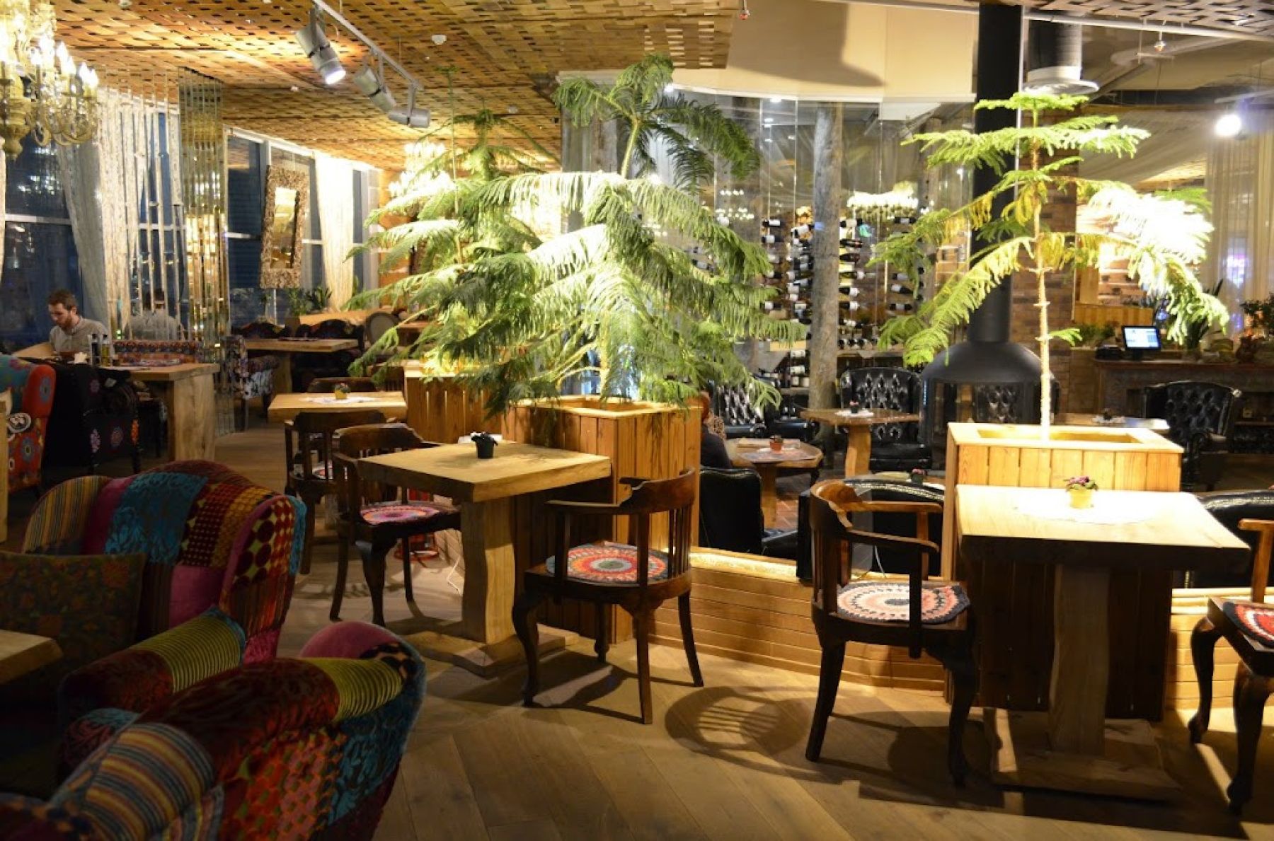 Выбор блюд в ресторане "Гуси-Лебеди"