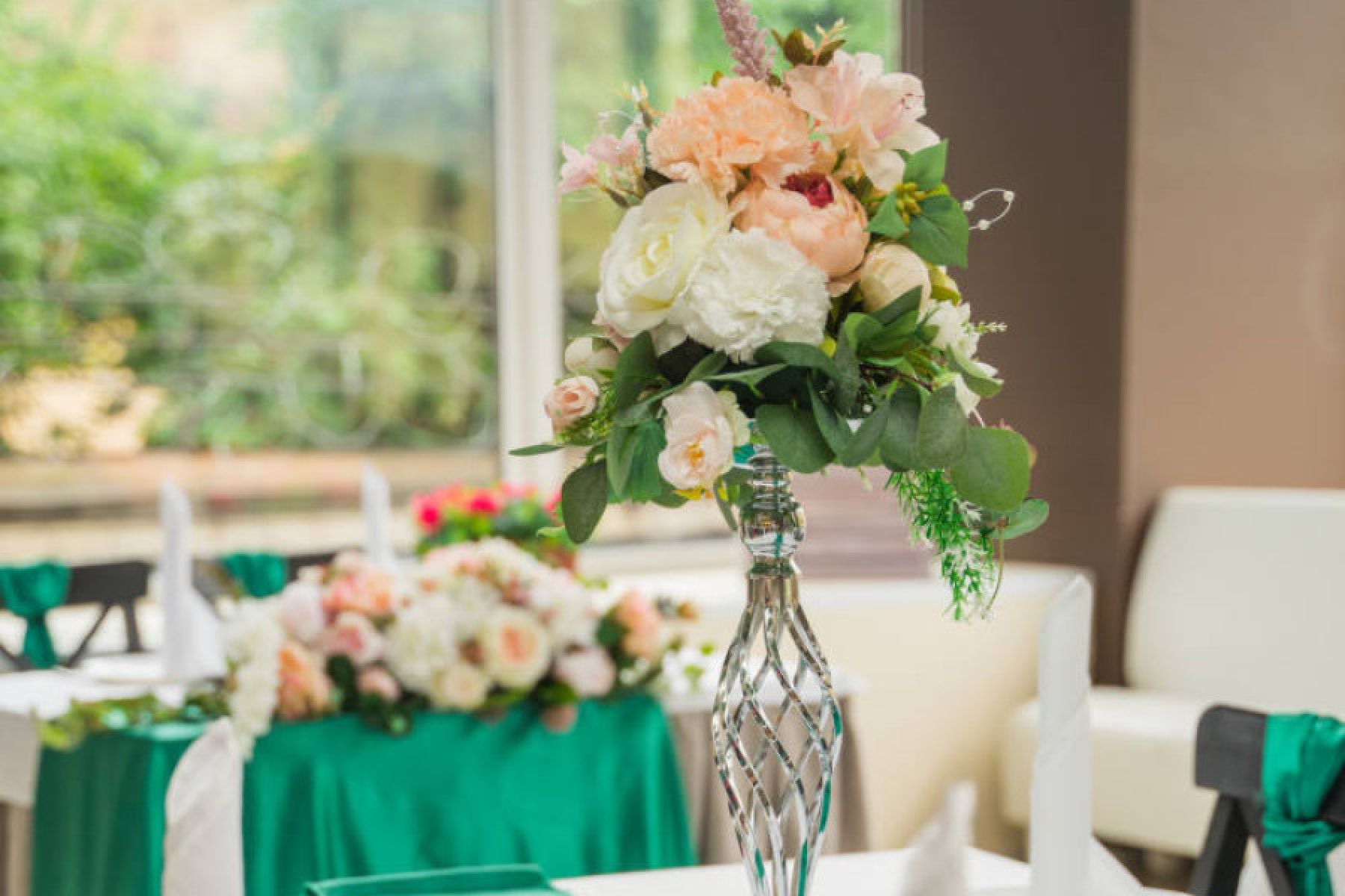 Интерьер лофта «На Введенском» для свадеб и вечеринок