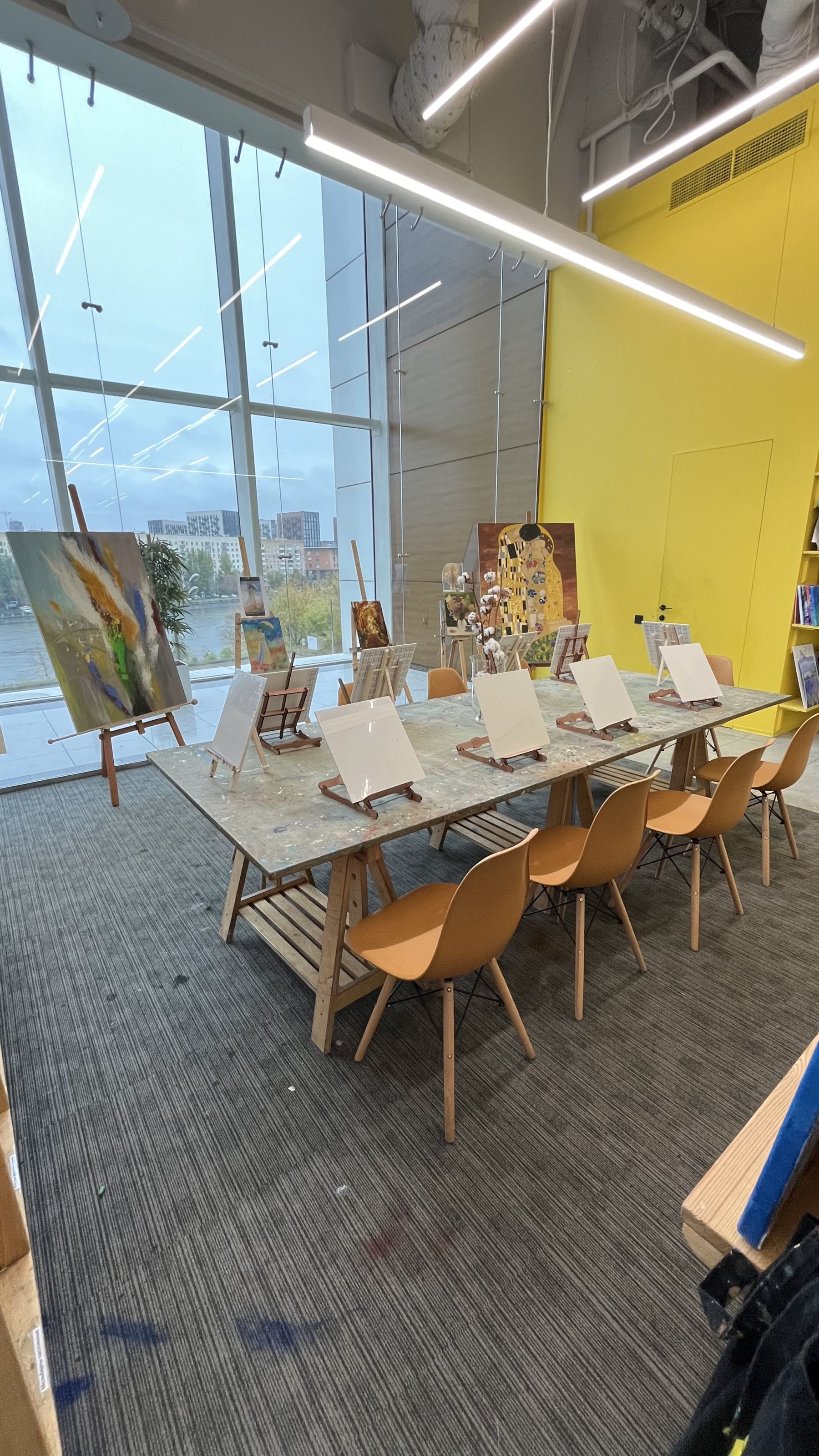 Зона для проведения мероприятий с естественным освещением