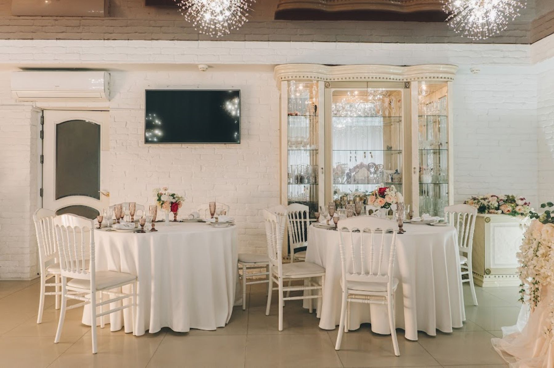 Интерьер банкетного зала Мон Амур