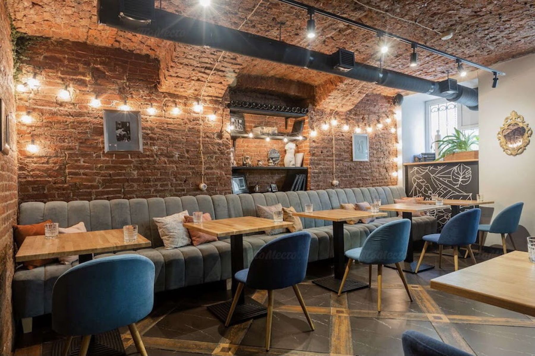 Интерьер ресторана Juno с авторской кухней