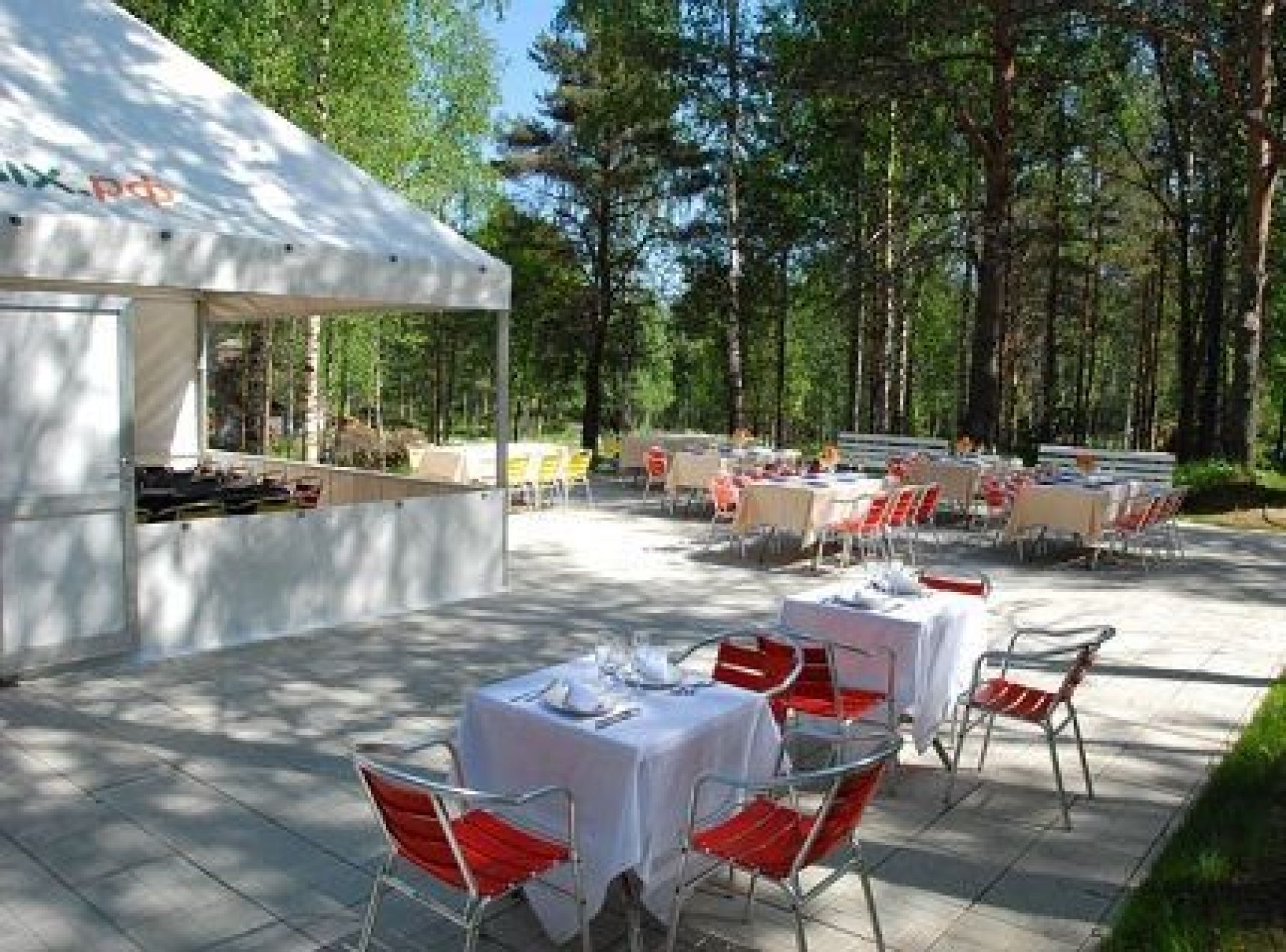 Уютная атмосфера Онега Фуд