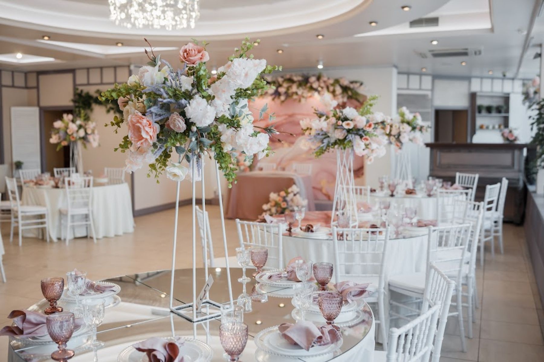 Танцевальная зона в Liris Hall