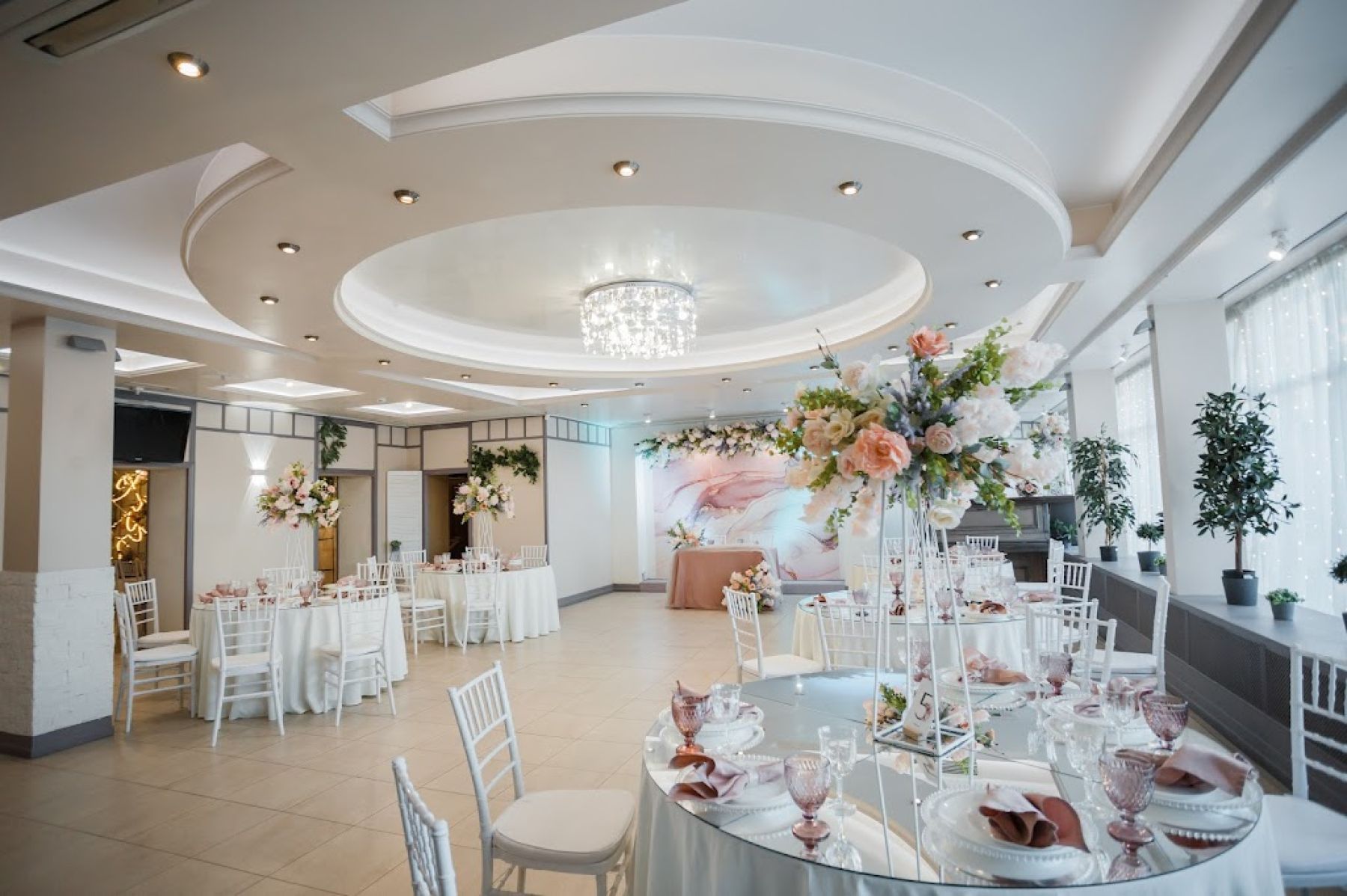 Уютный зал Liris Hall для мероприятий