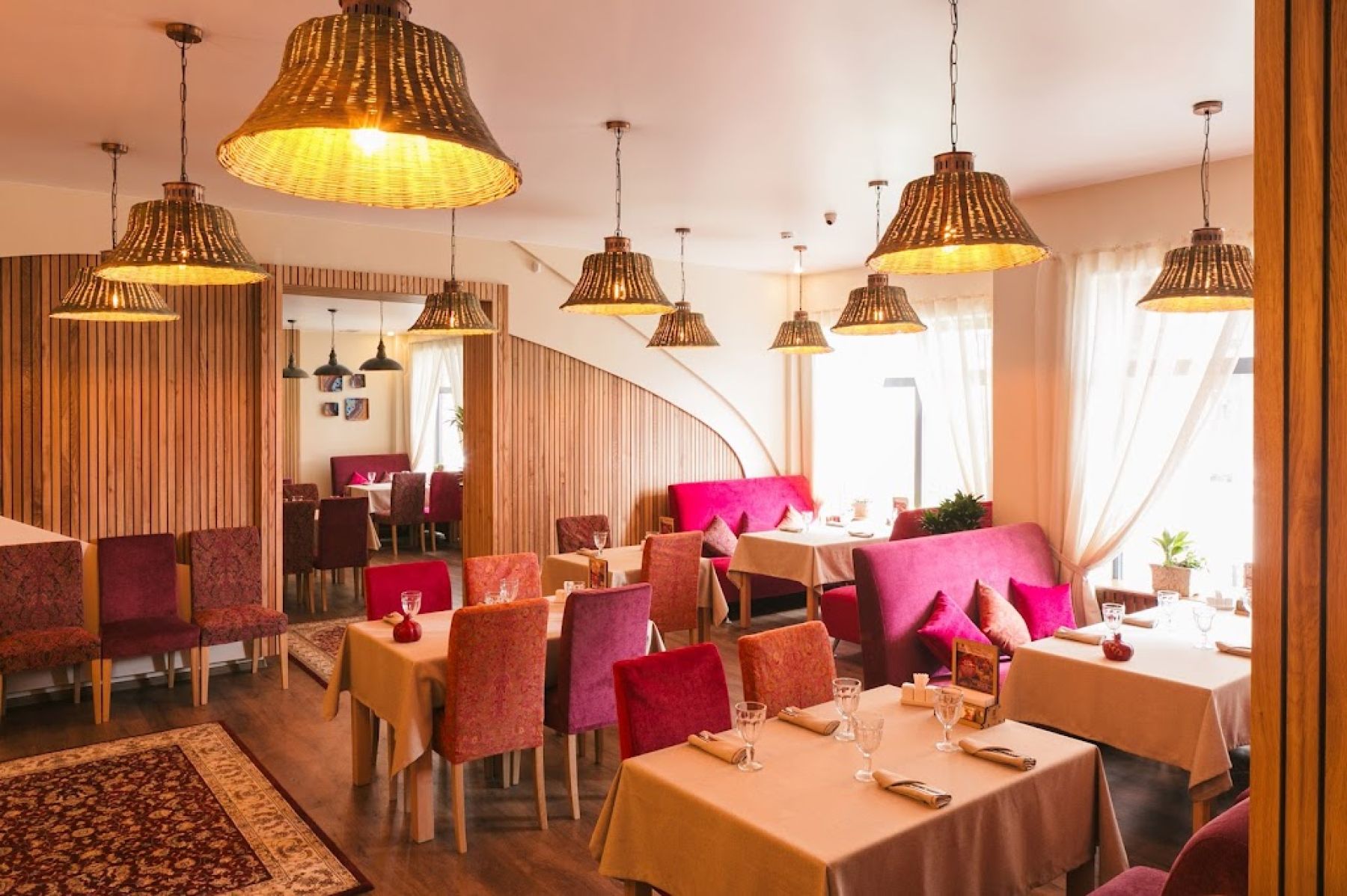 Парковка у ресторана Мацони