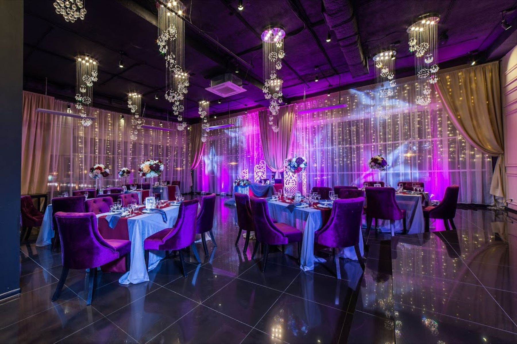 Интерьер банкетного зала Топо-Ля