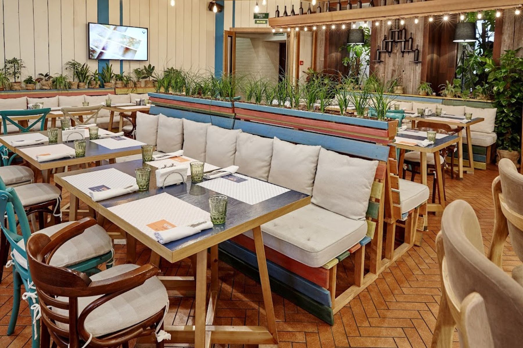 Комфортное пространство для мероприятий в ресторане Баклажан