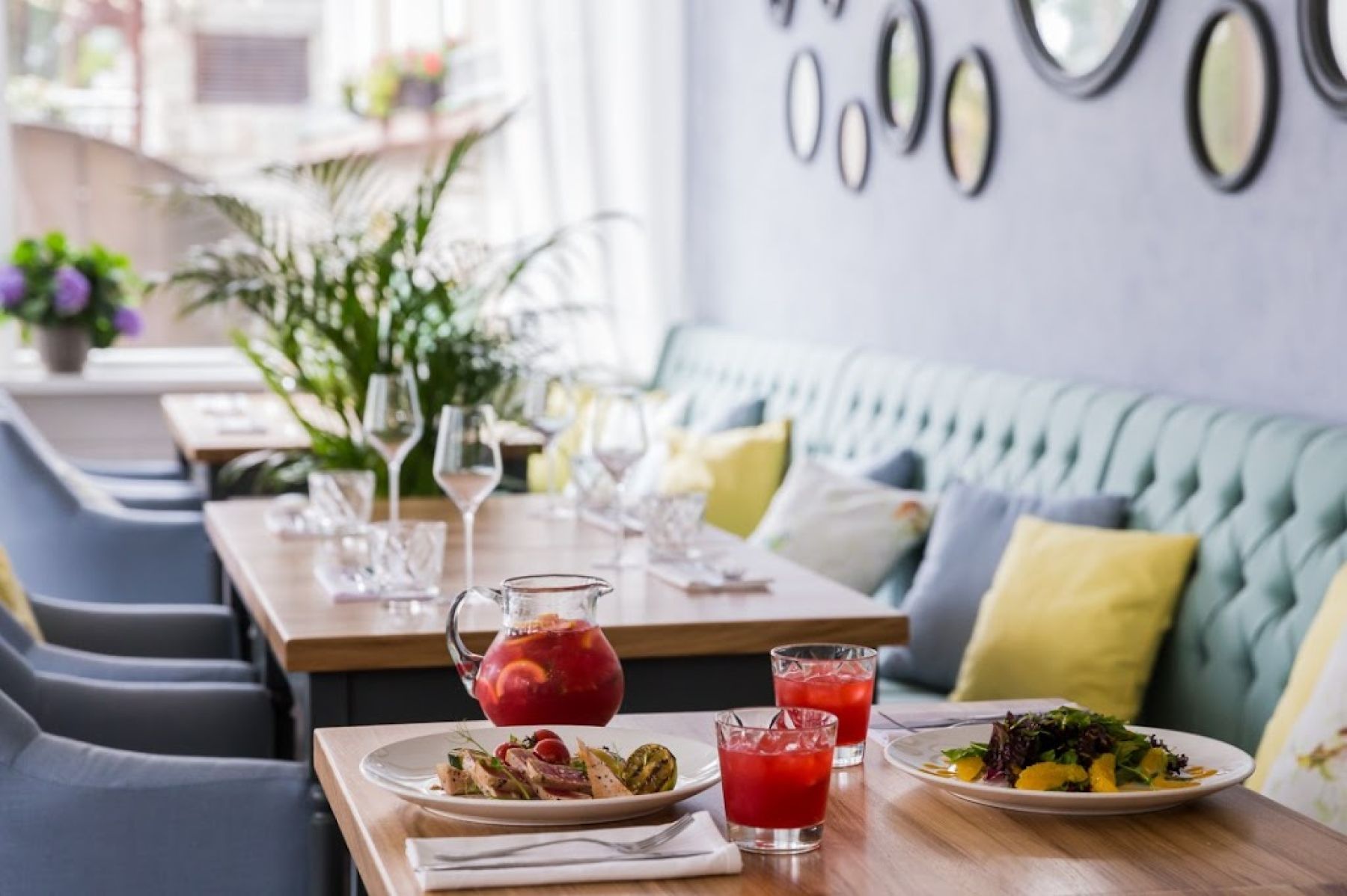 Летняя площадка ресторана Птички и Ягоды