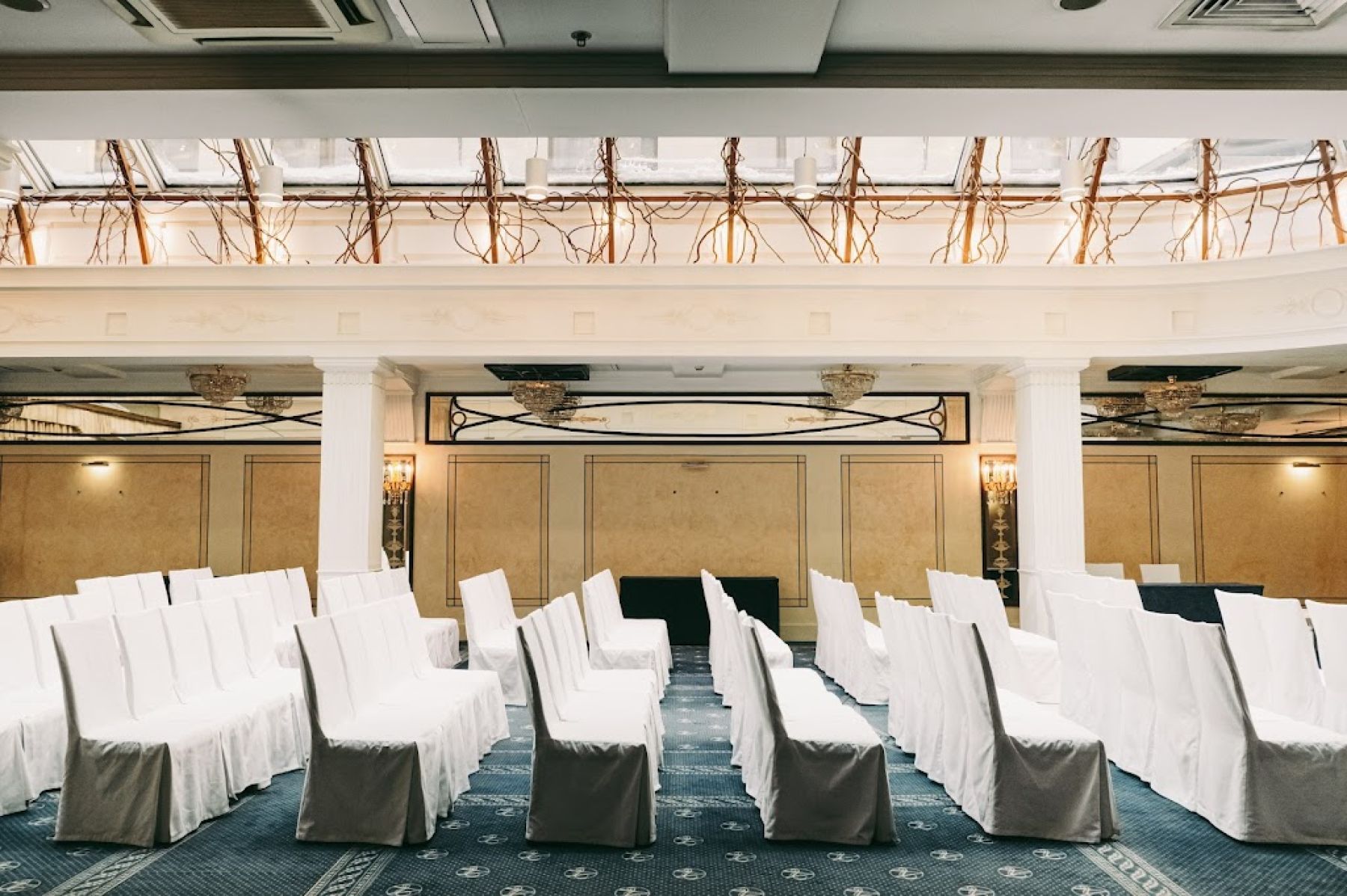 Вид из банкетного зала отеля Амбассадор