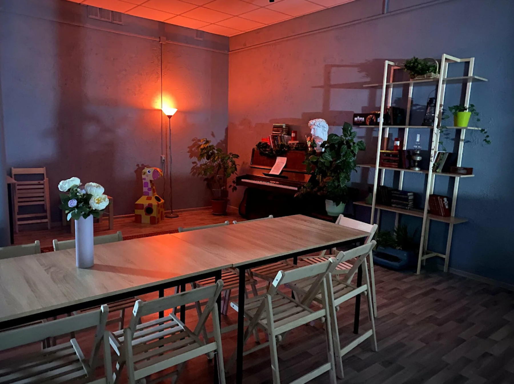 Светлое пространство с музыкальным оборудованием в SokoLoft