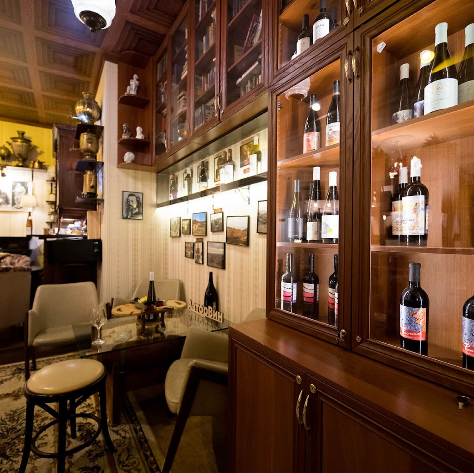 Живая музыка в ресторане Музыка кофе и вино