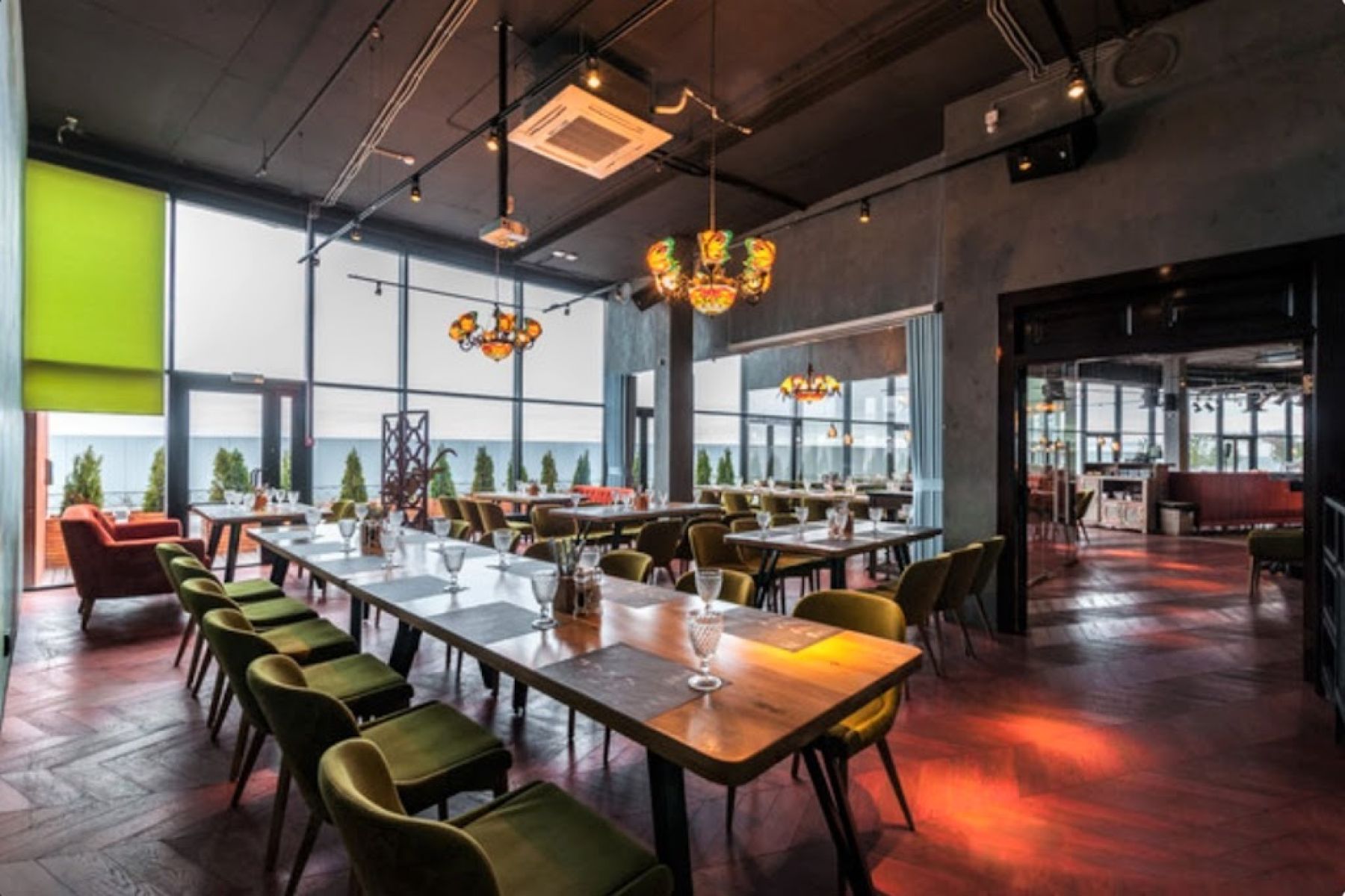 Гастропаб Коза Дереза. Море - сцена для выступлений