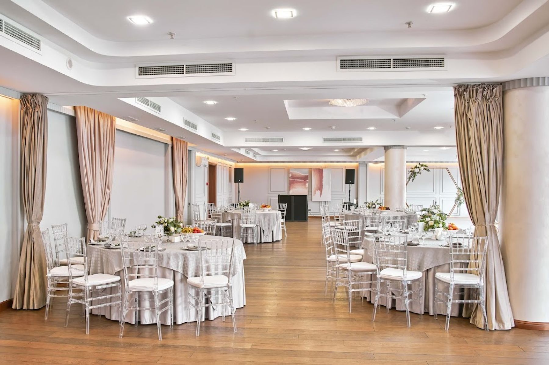 Банкетный зал «Марсала» с панорамными окнами