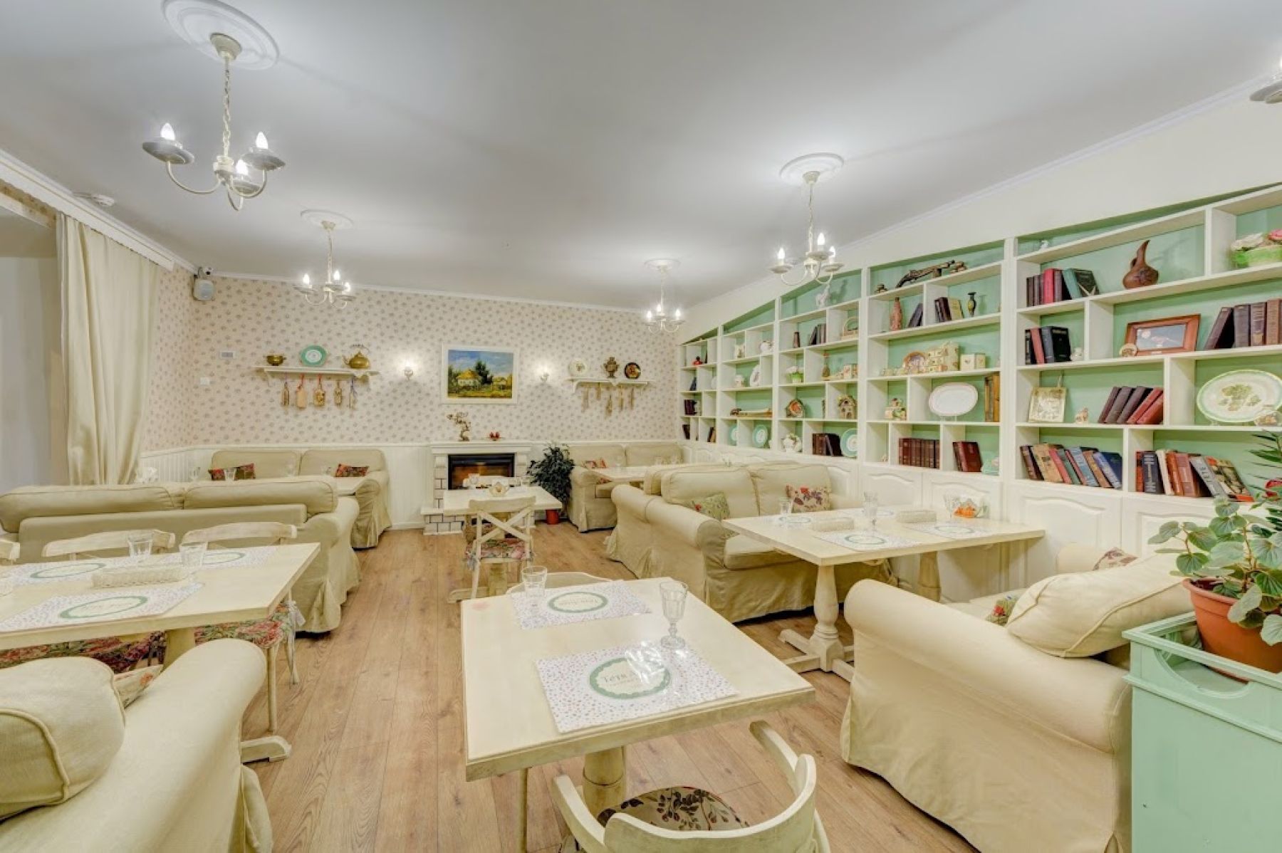 Зал ресторана «Тетя Аида» для проведения мероприятий