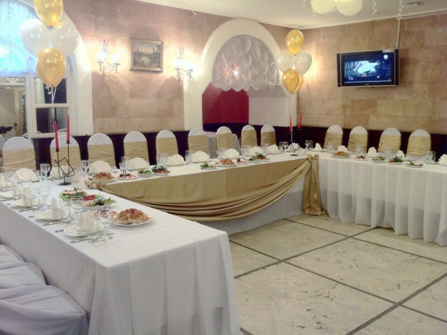 Зал с музыкальным оборудованием