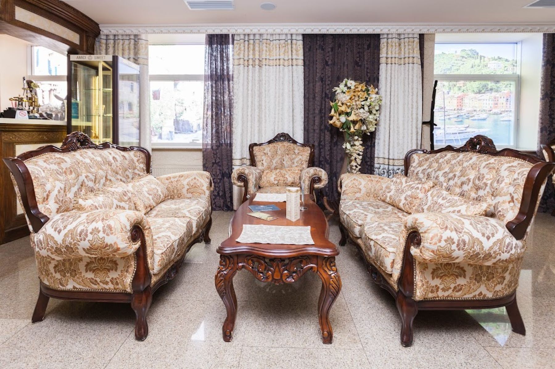 Угощения в ресторане AMICI