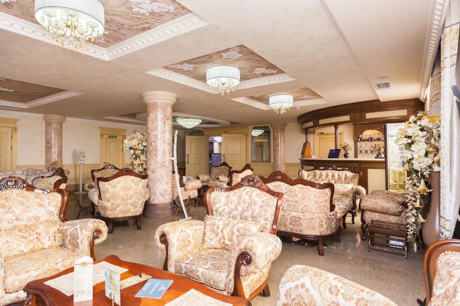 Интерьер ресторана AMICI