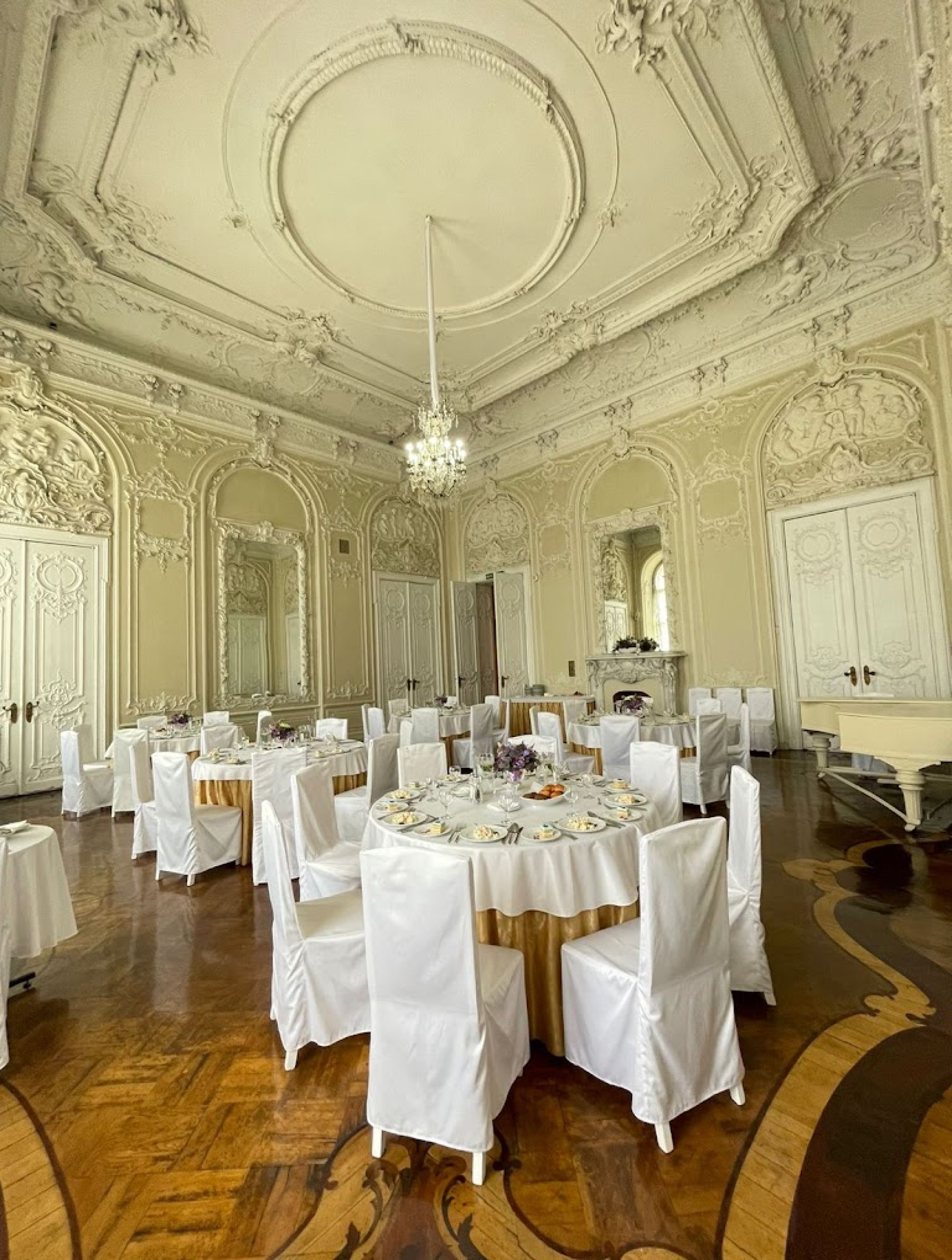 Освещение в банкетном зале Николаевский дворец