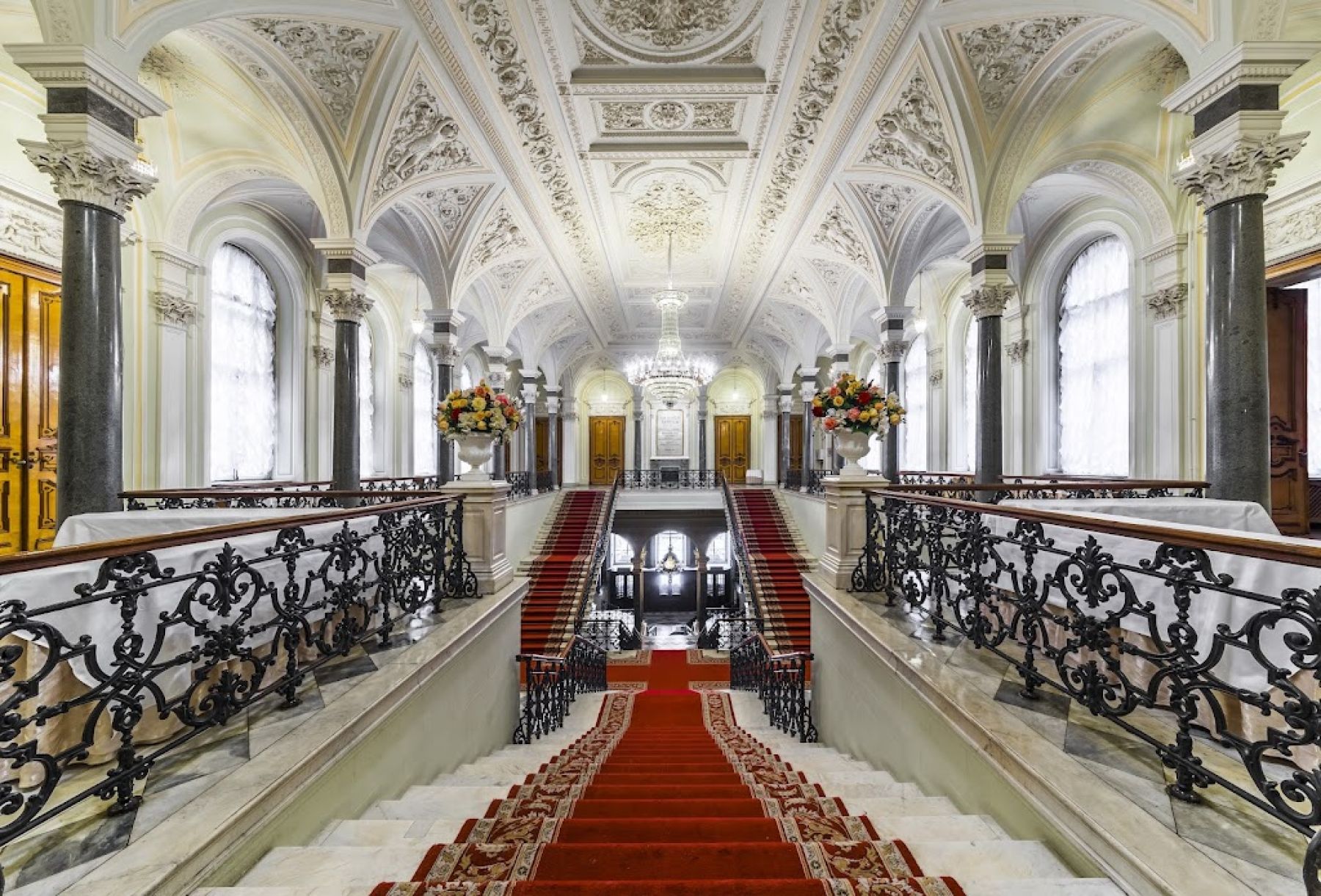 Интерьер банкетного зала Николаевский дворец