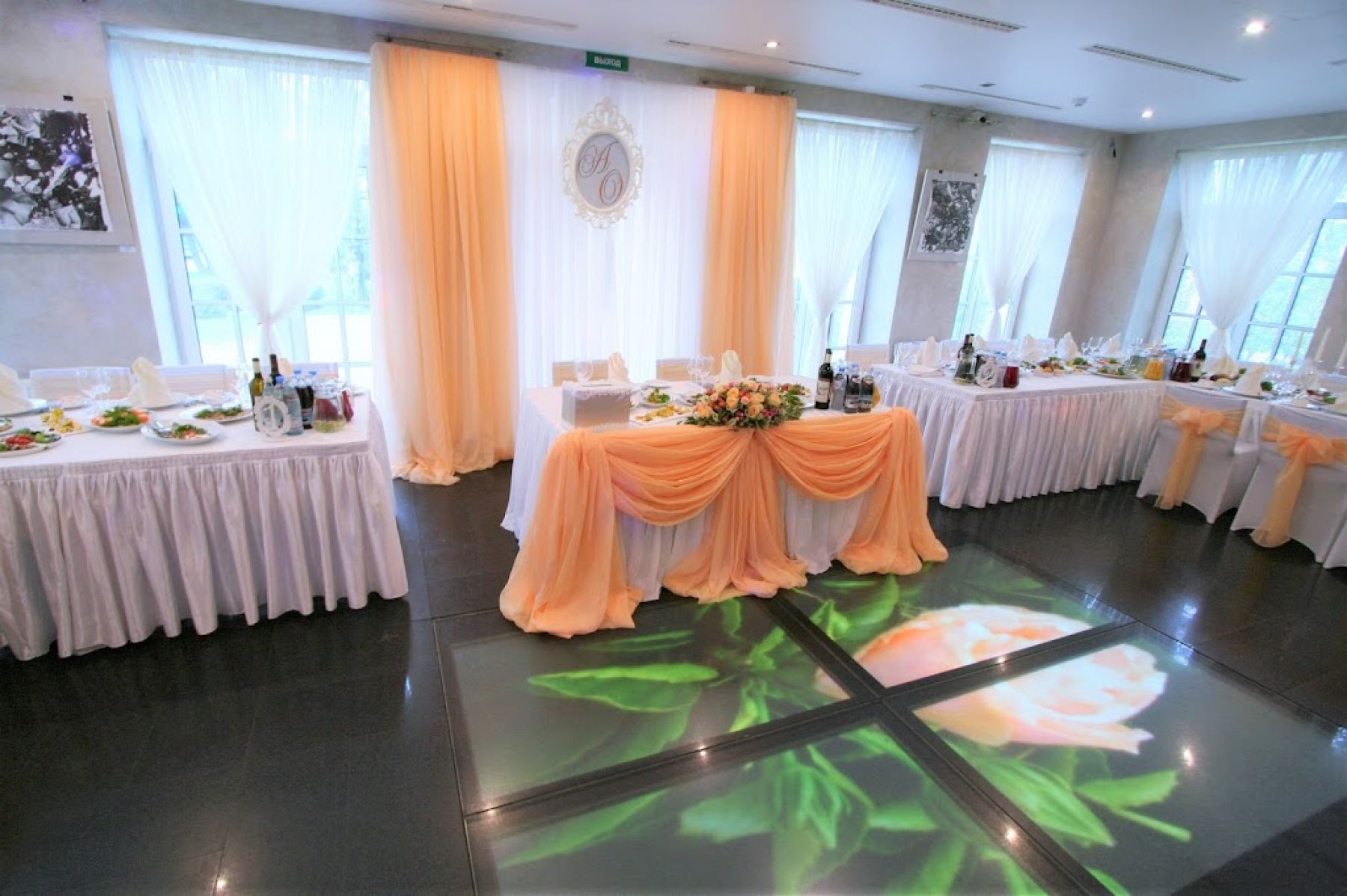 Парковка у Дачи Линдстрема